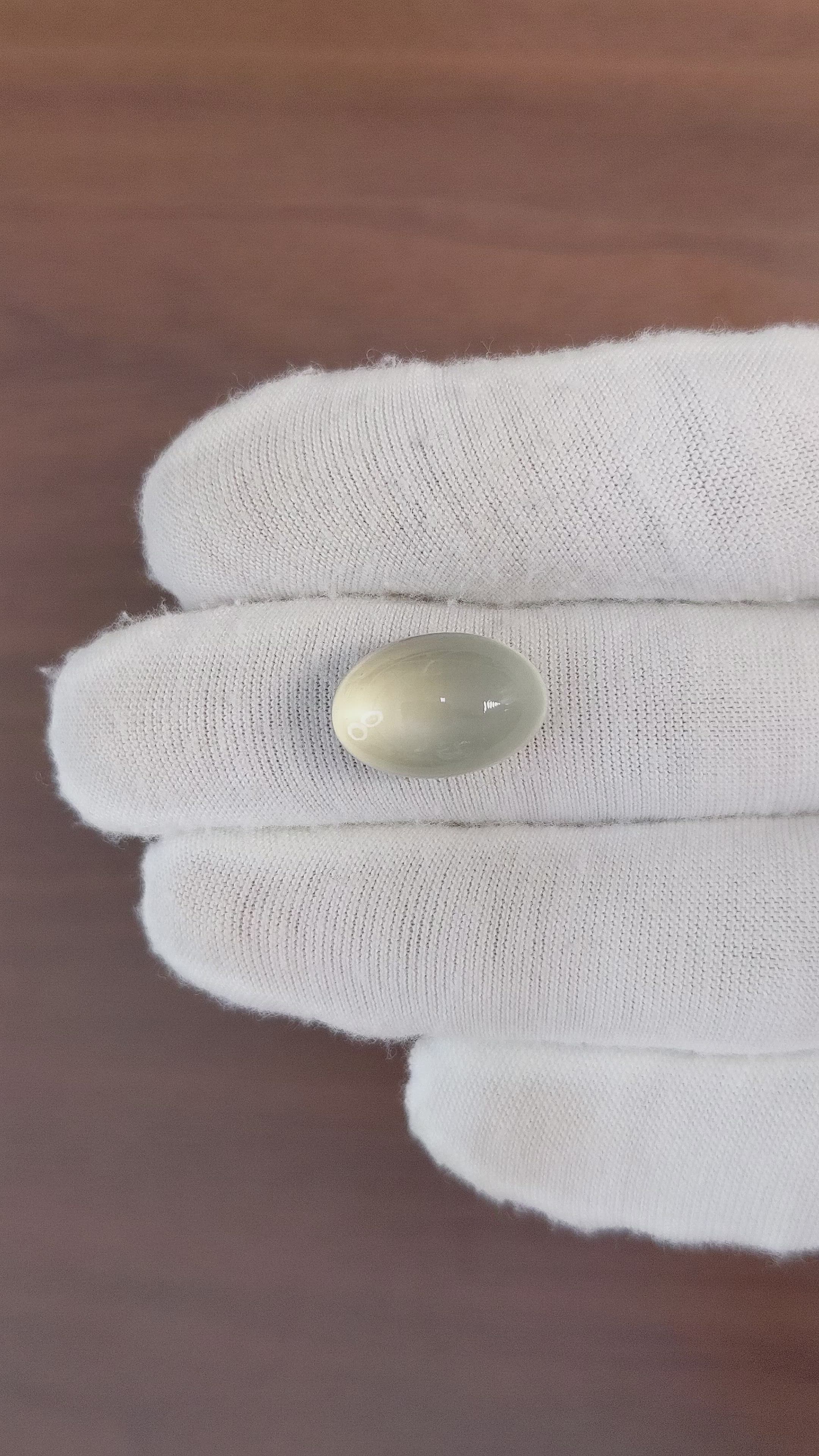 12.00 Ct. Cabochon Moonstone from Ceylon (Sri Lanka) Size Video