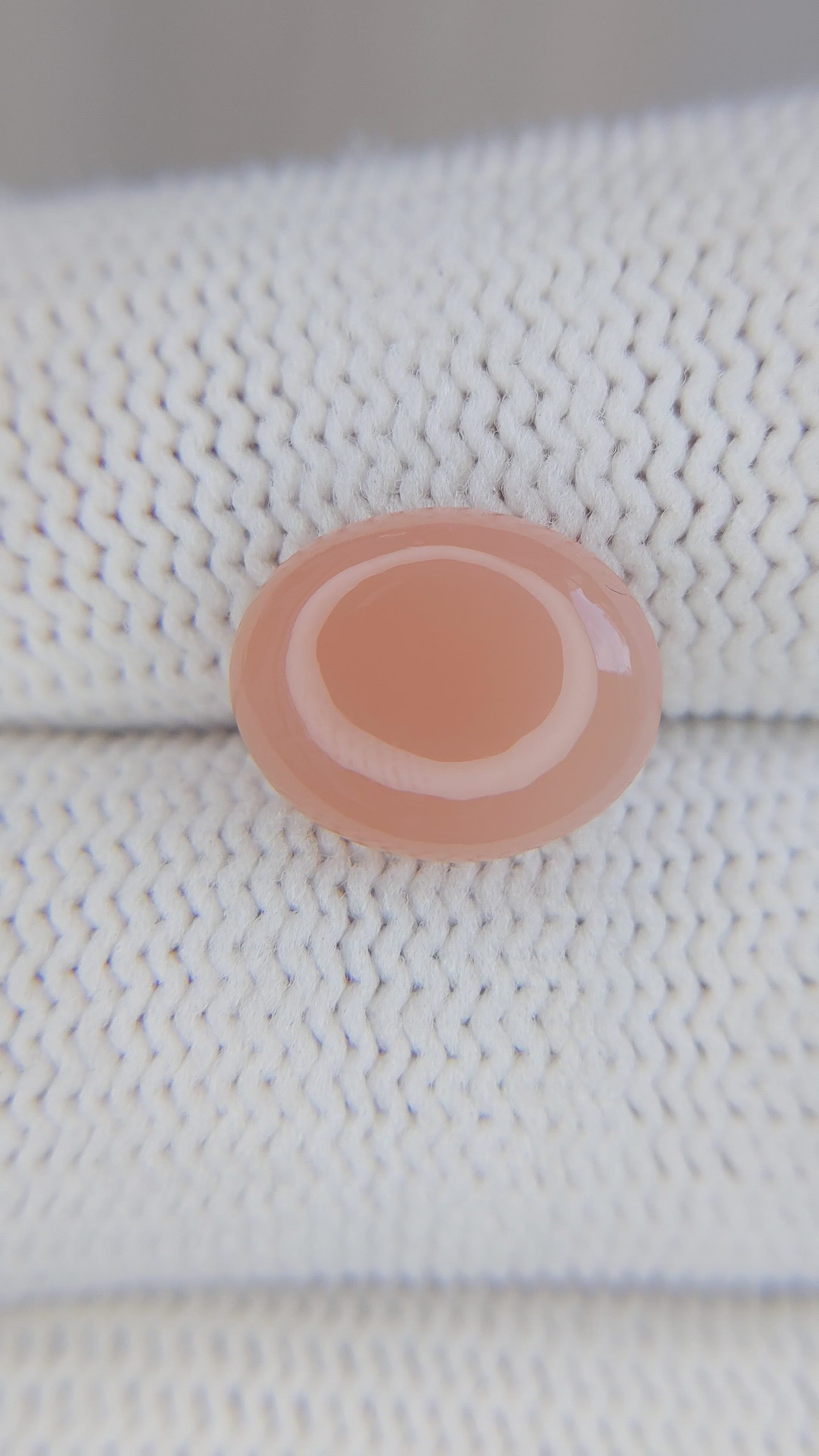3.51 Ct. Cabochon Moonstone from Ceylon (Sri Lanka) Size Video