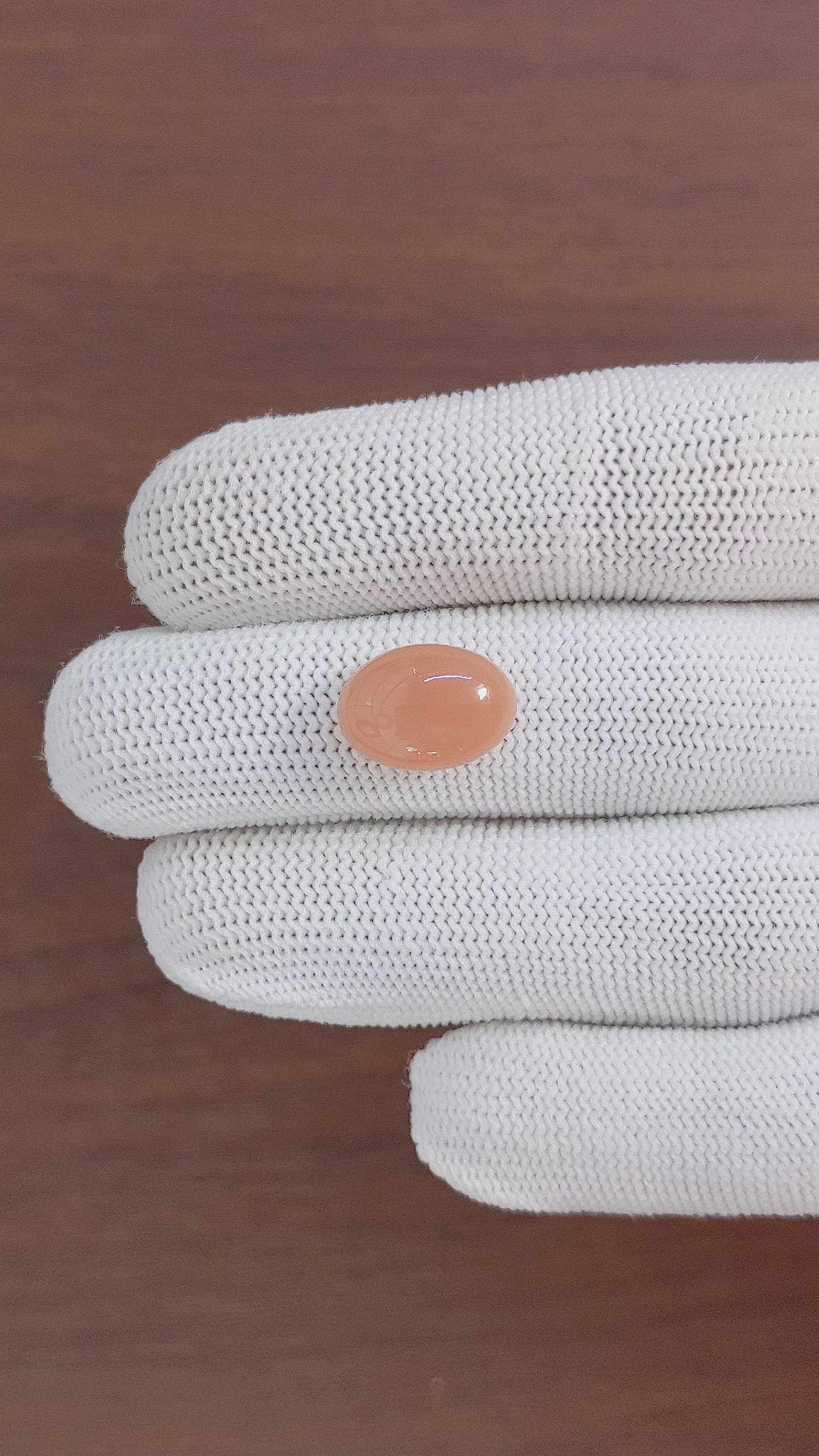 5.68 Ct. Cabochon Moonstone from Ceylon (Sri Lanka) Size Video