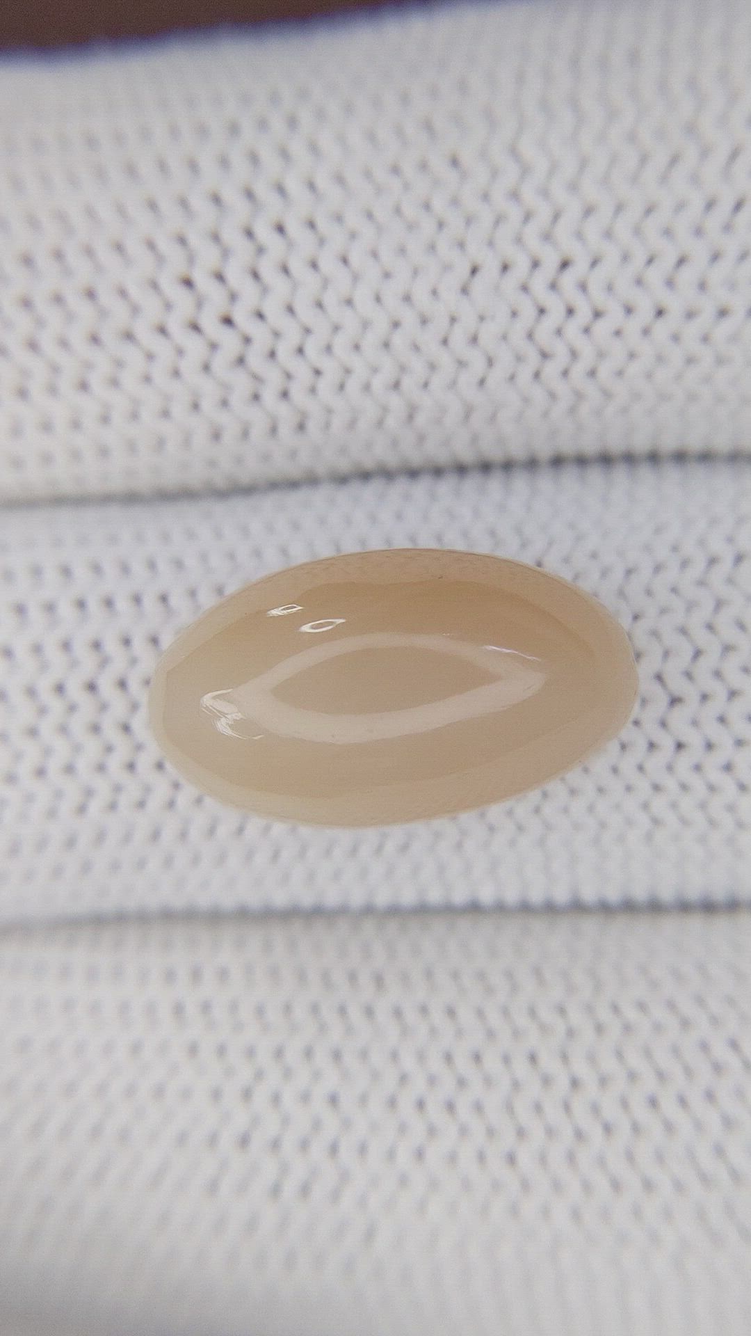 9.57 Ct. Cabochon Moonstone from Ceylon (Sri Lanka) Size Video