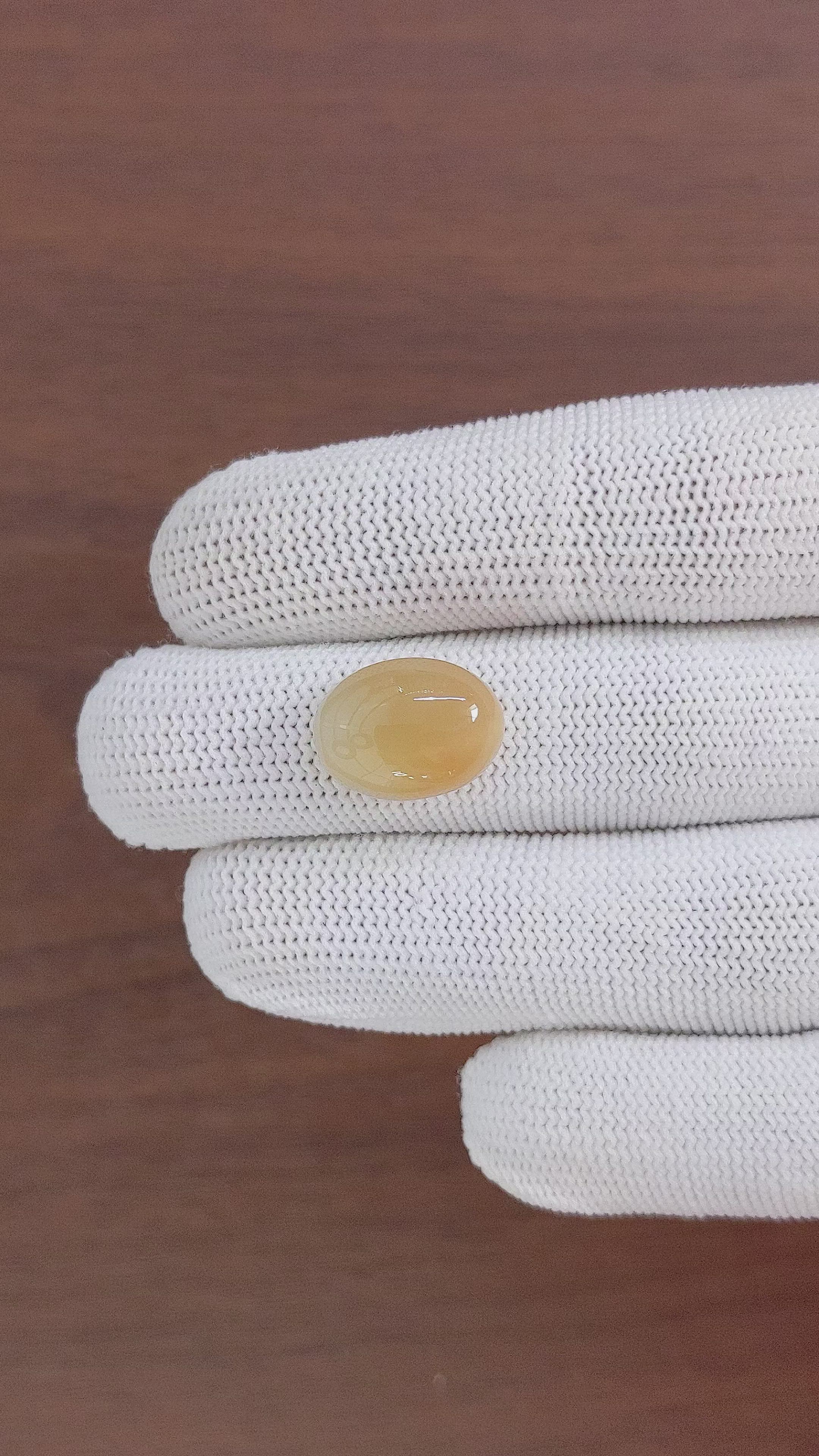 8.98 Ct. Cabochon Moonstone from Ceylon (Sri Lanka) Size Video