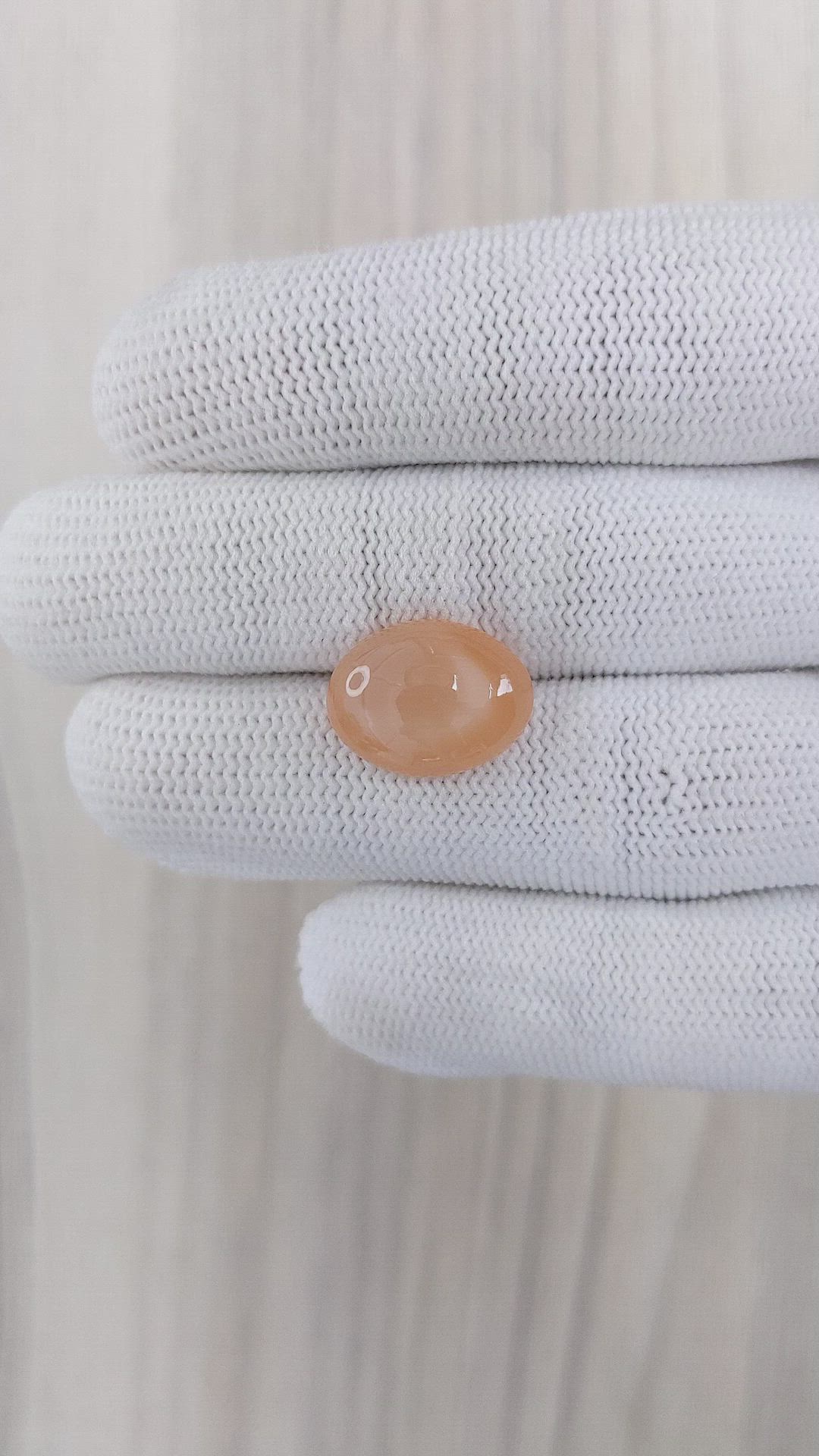 7.82 Ct. Cabochon Moonstone from Ceylon (Sri Lanka) Size Video