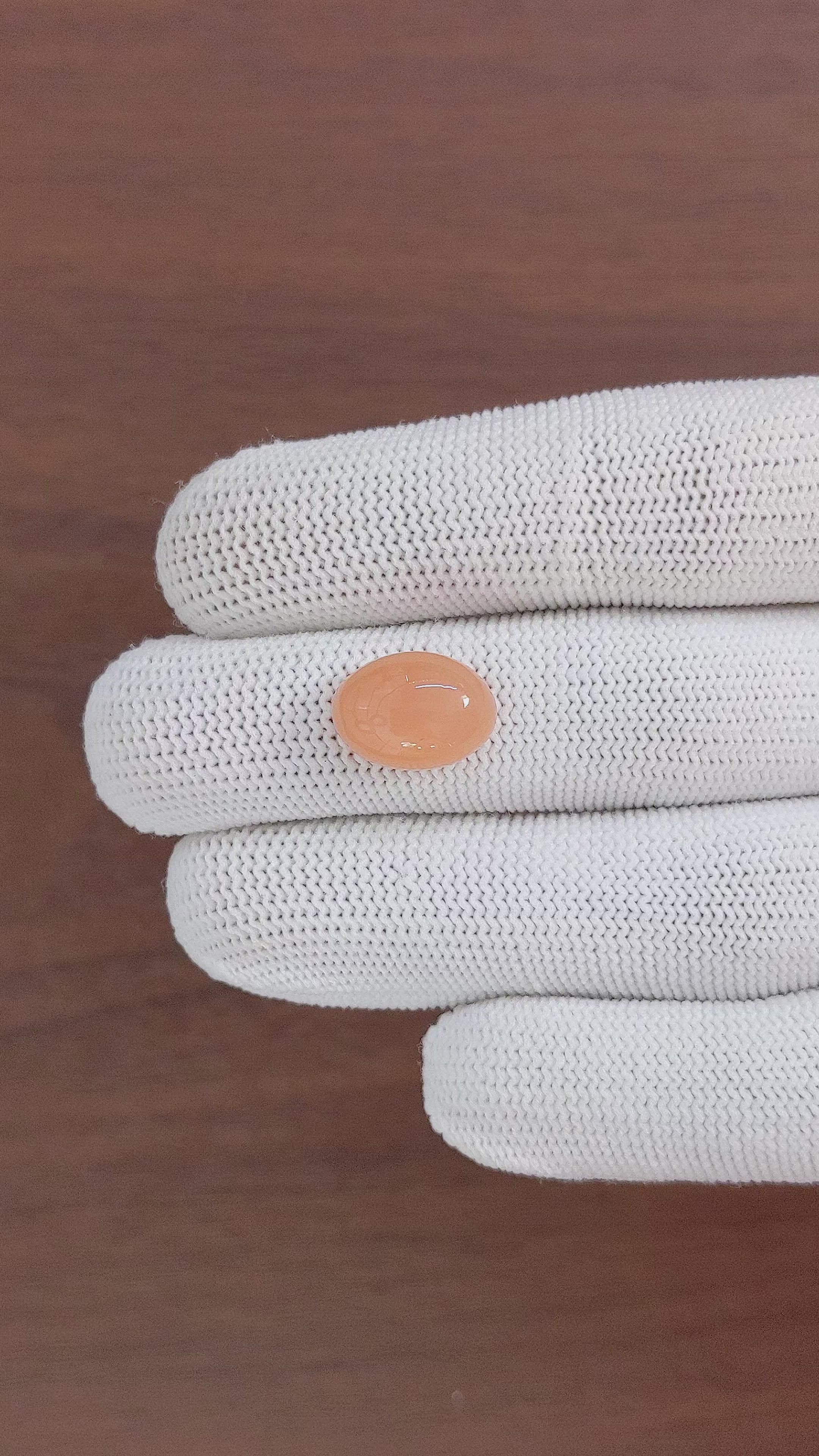 5.88 Ct. Cabochon Moonstone from Ceylon (Sri Lanka) Size Video