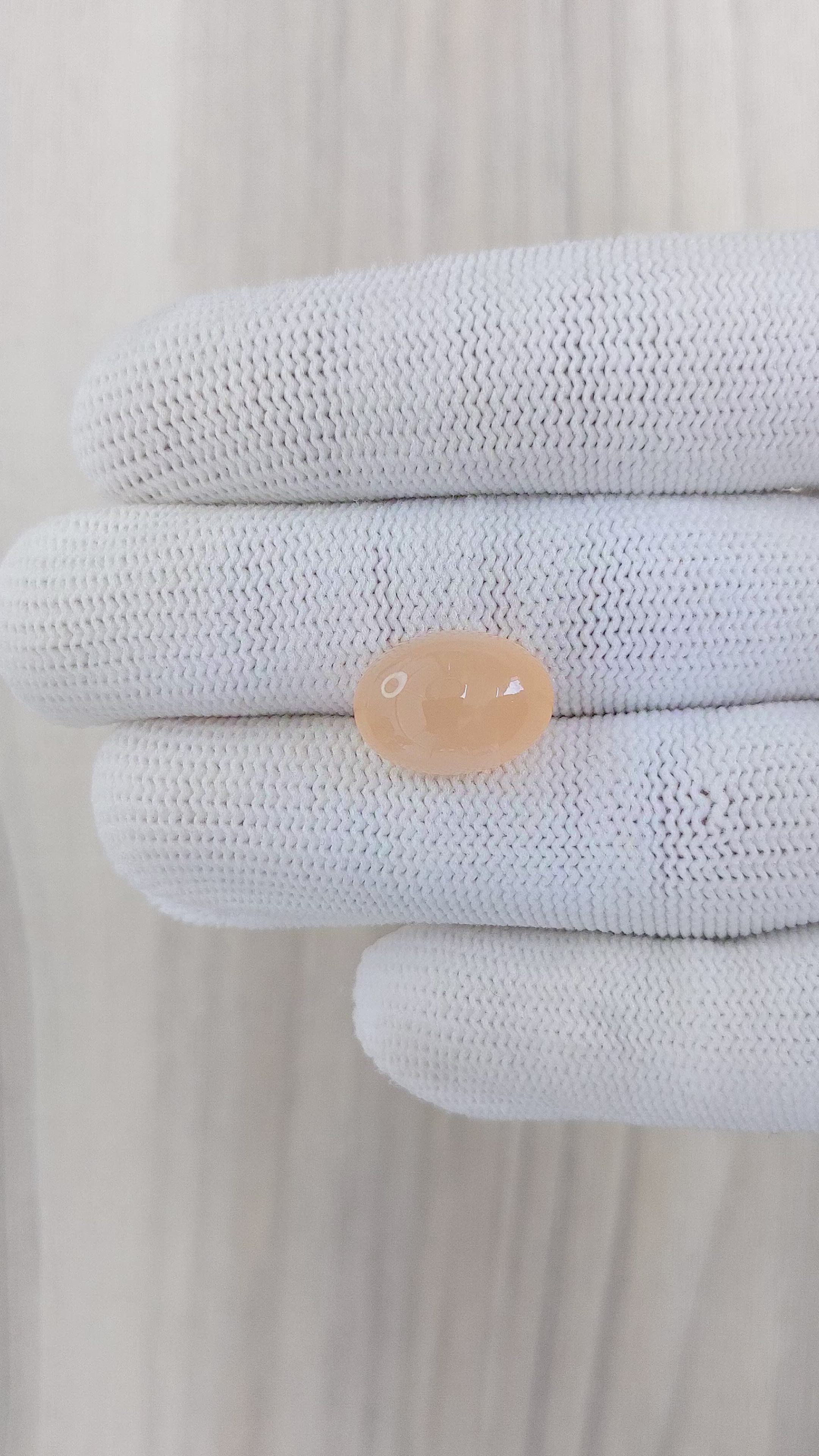 9.19 Ct. Cabochon Moonstone from Ceylon (Sri Lanka) Size Video