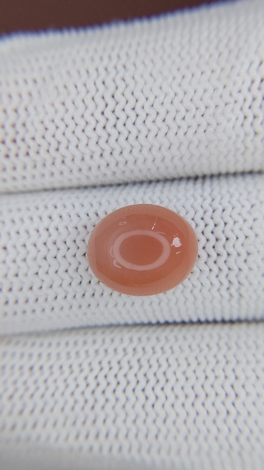 4.85 Ct. Cabochon Moonstone from Ceylon (Sri Lanka) Size Video