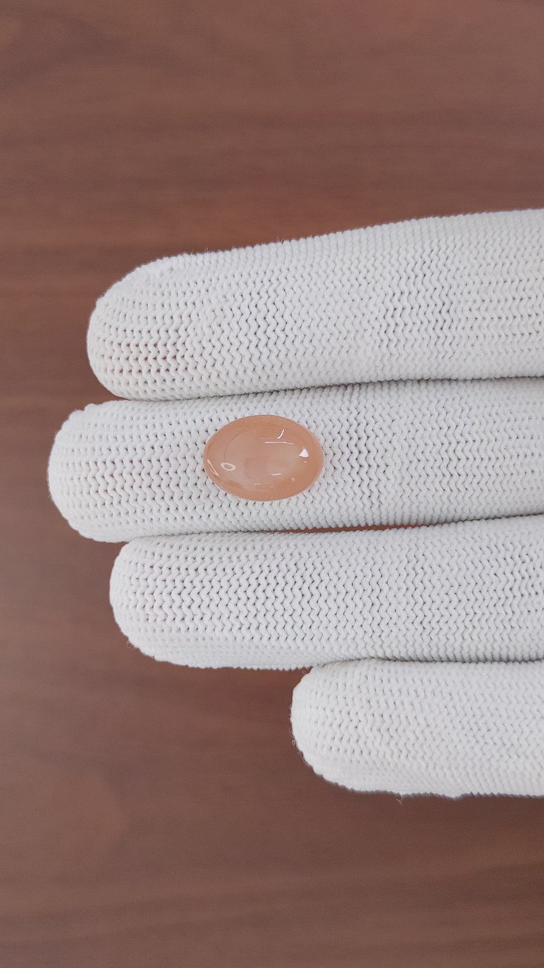 6.56 Ct. Cabochon Moonstone from Ceylon (Sri Lanka) Size Video