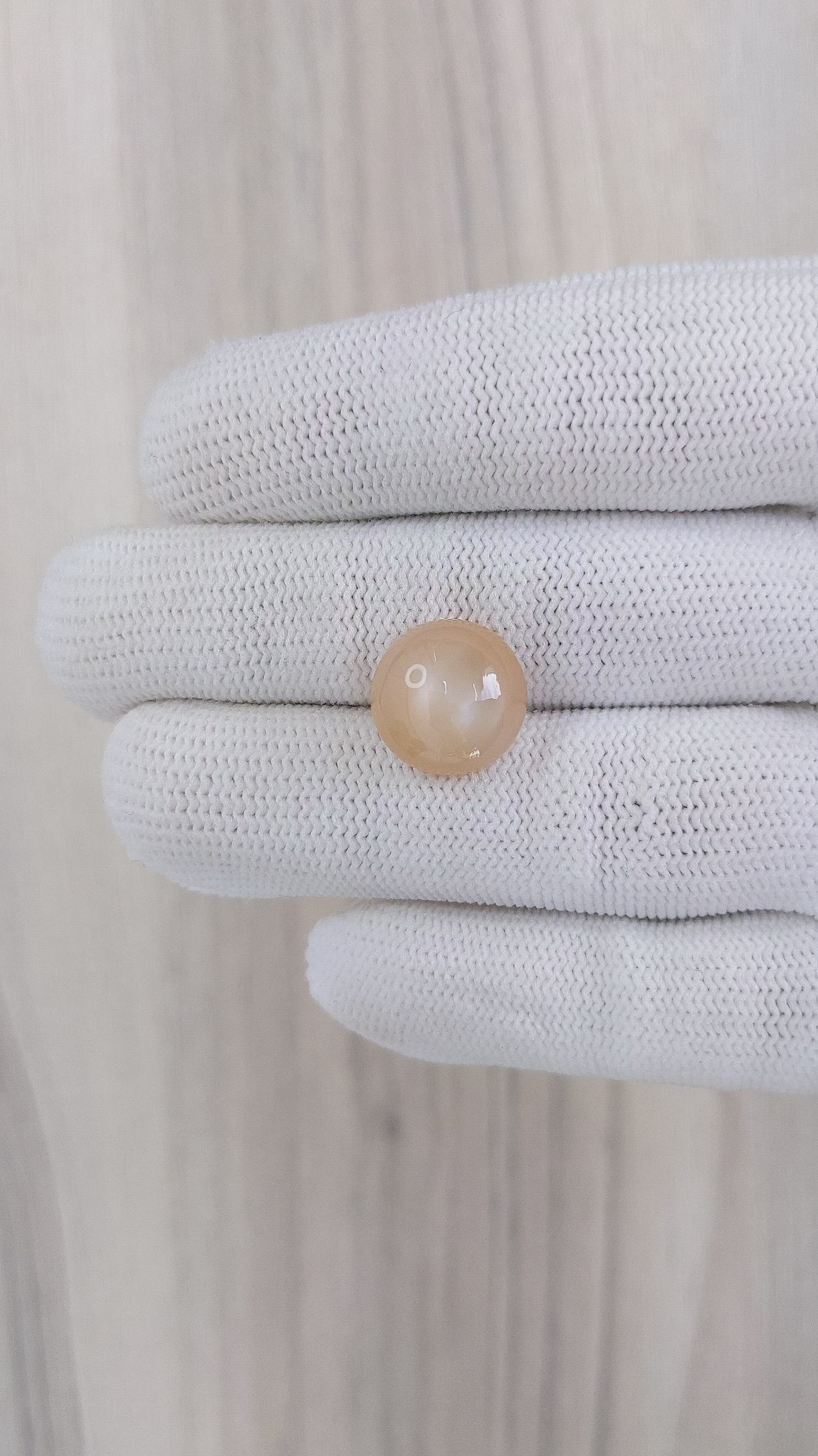 8.07 Ct. Cabochon Moonstone from Ceylon (Sri Lanka) Size Video