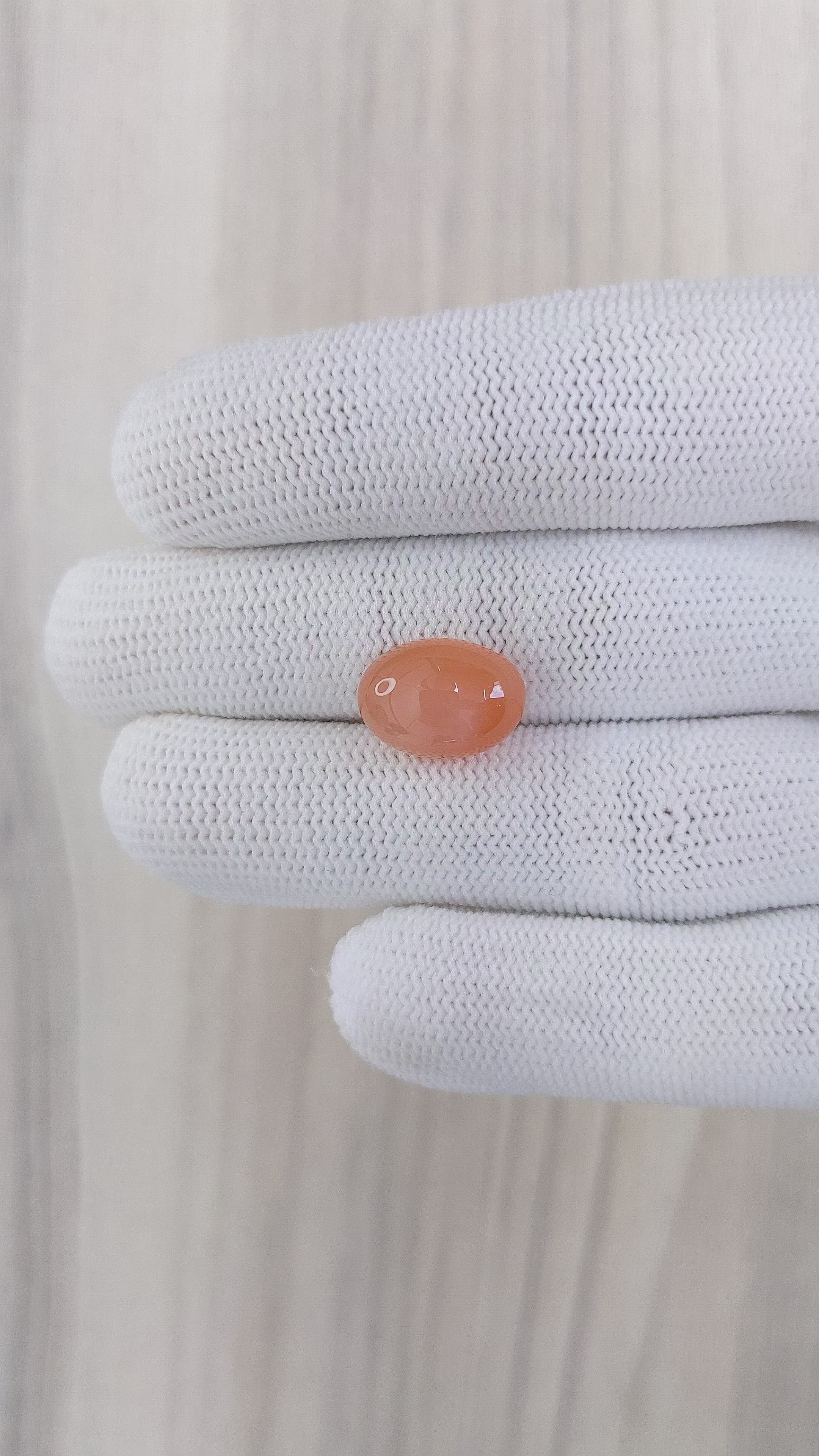 7.15 Ct. Cabochon Moonstone from Ceylon (Sri Lanka) Size Video