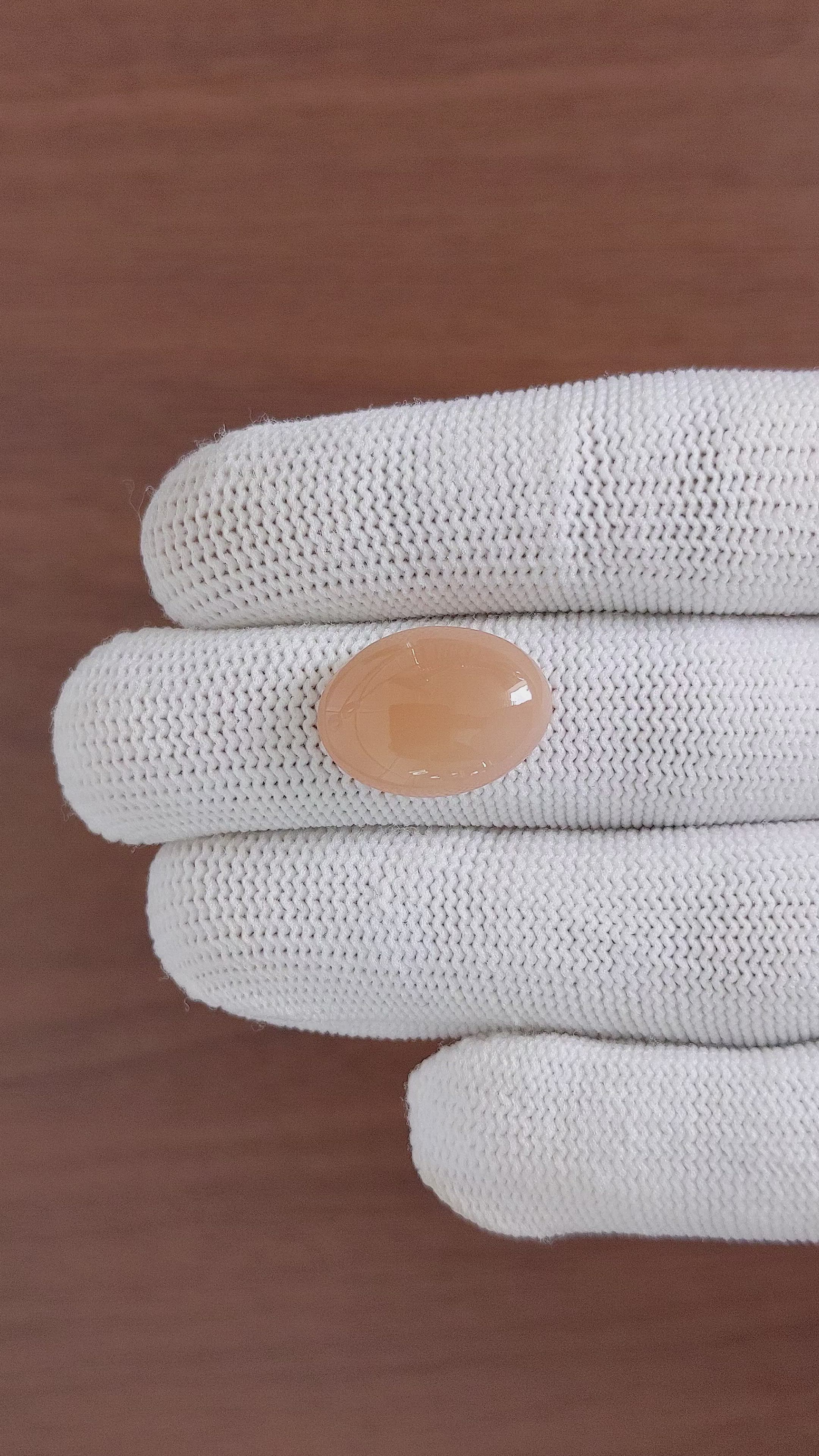 9.27 Ct. Cabochon Moonstone from Ceylon (Sri Lanka) Size Video