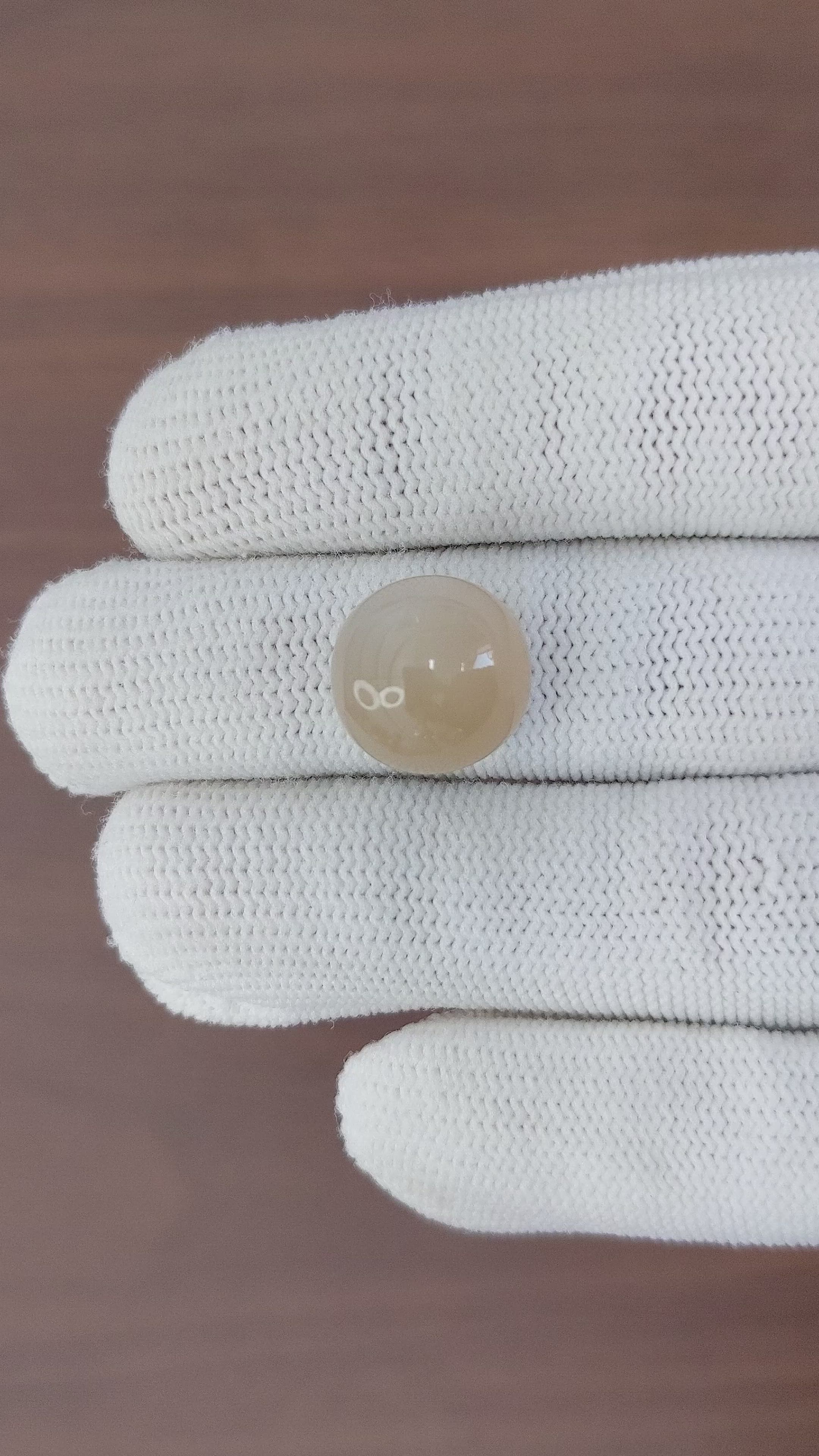 11.01 Ct. Cabochon Moonstone from Ceylon (Sri Lanka) Size Video