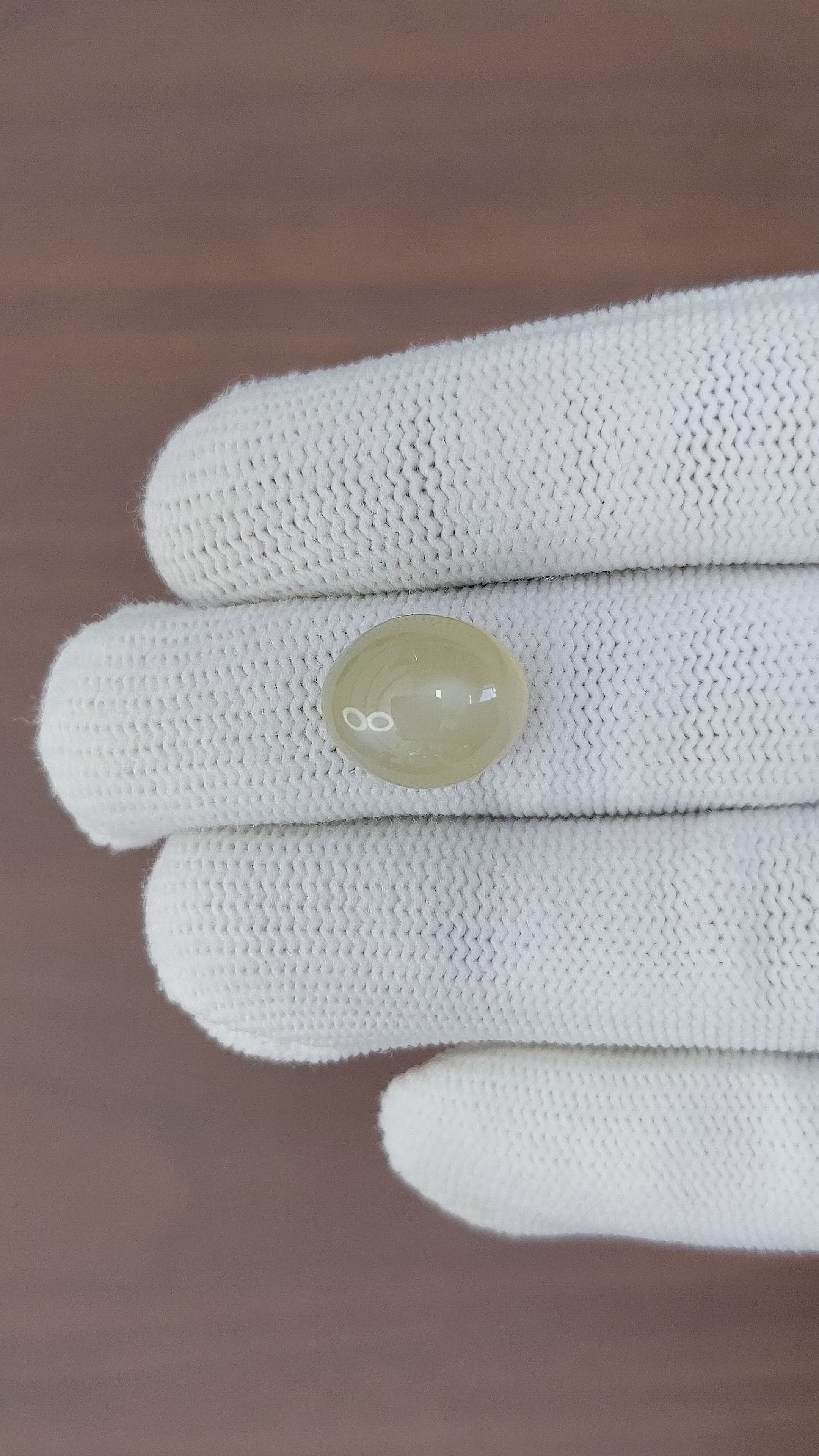 8.96 Ct. Cabochon Moonstone from Ceylon (Sri Lanka) Size Video