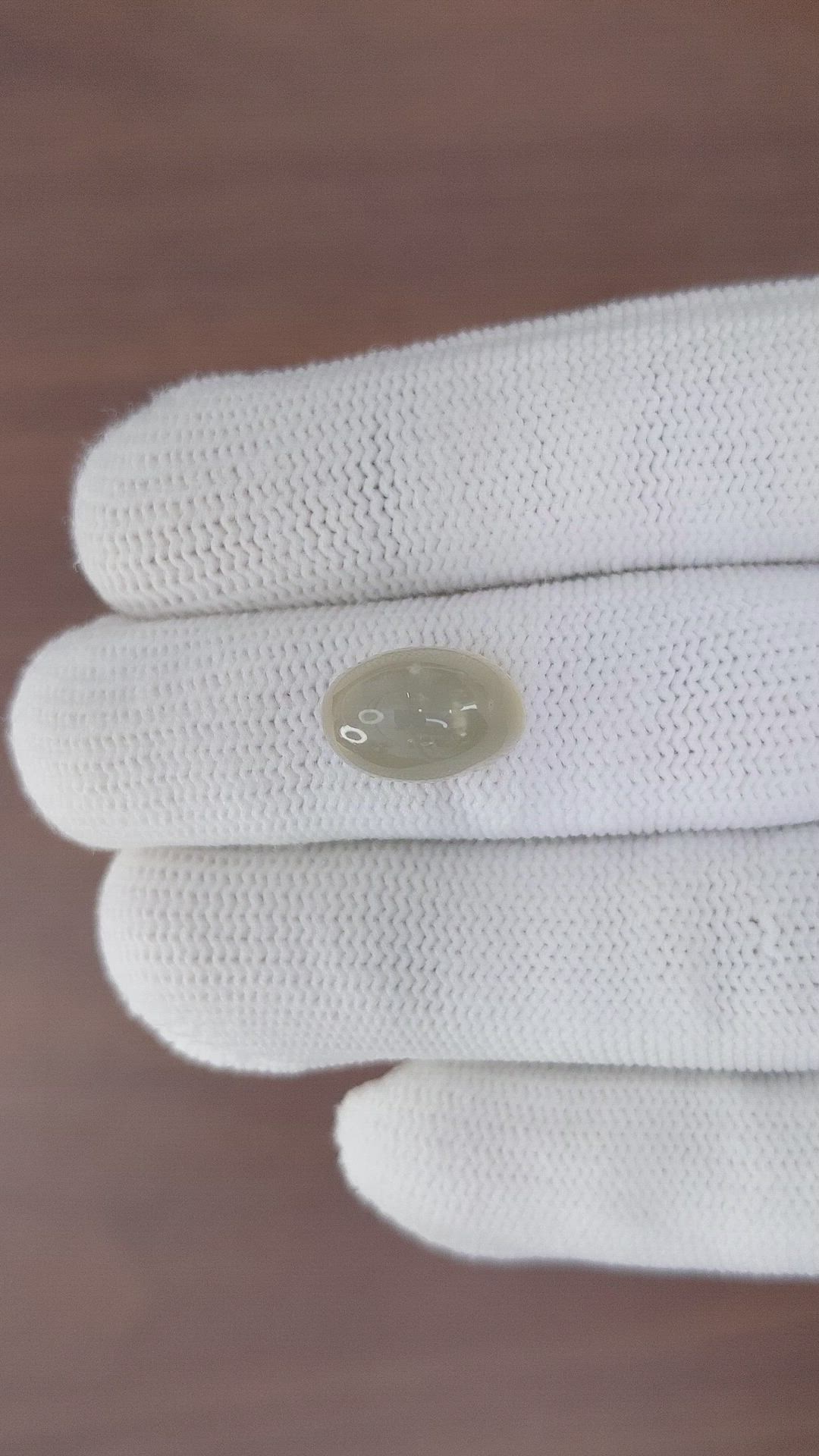 9.57 Ct. Cabochon Moonstone from Ceylon (Sri Lanka) Size Video