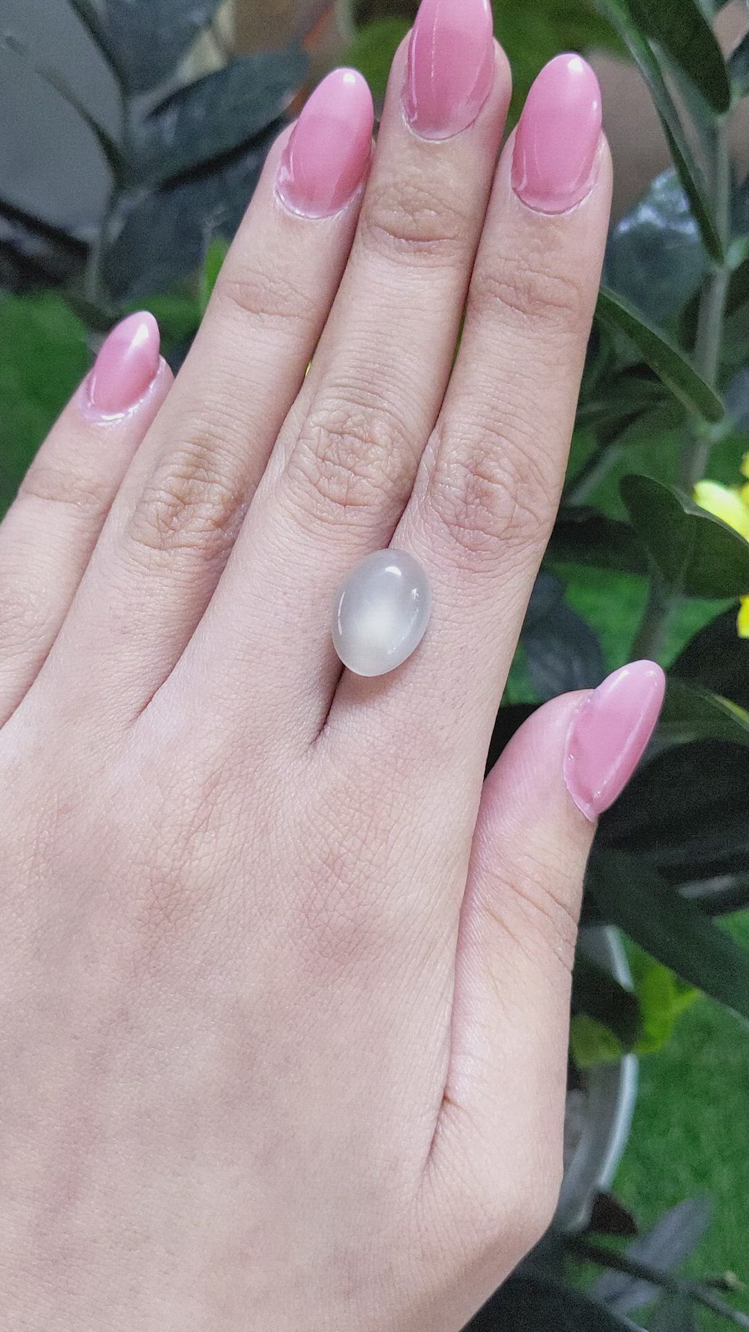 7.66 Ct. Cabochon Moonstone from Ceylon (Sri Lanka) Size Video