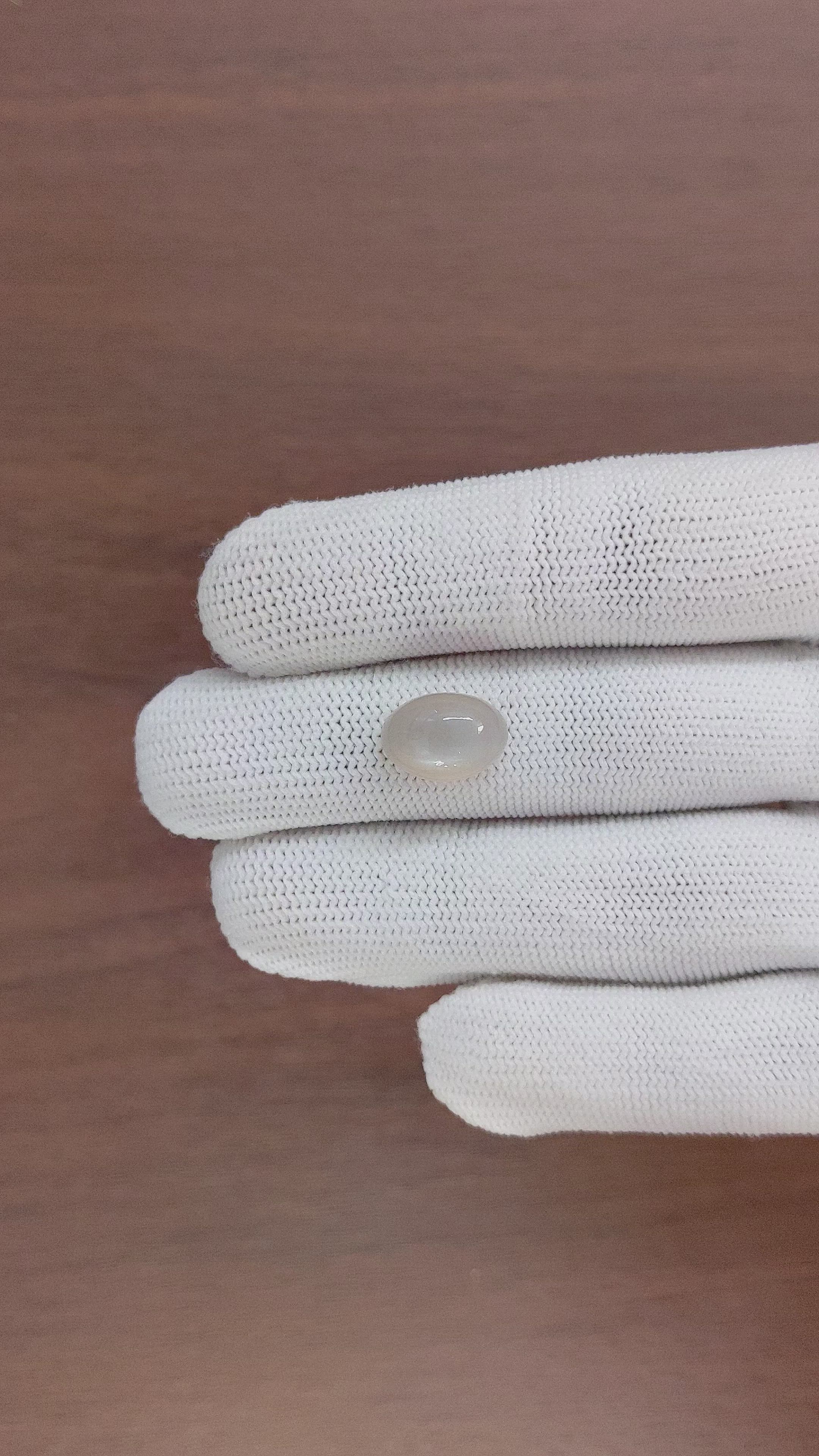 5.01 Ct. Cabochon Moonstone from Ceylon (Sri Lanka) Size Video