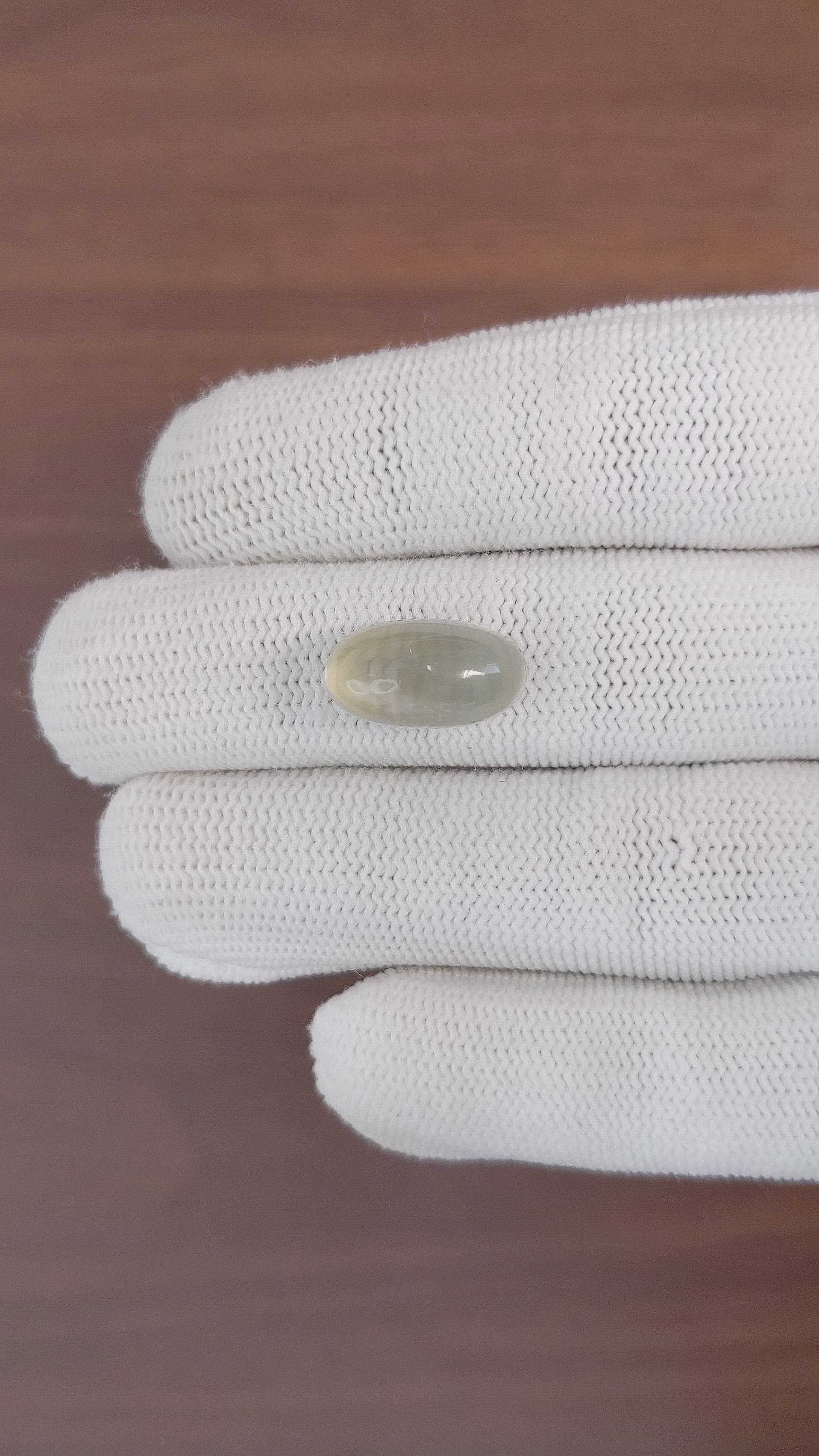 9.38 Ct. Cabochon Moonstone from Ceylon (Sri Lanka) Size Video