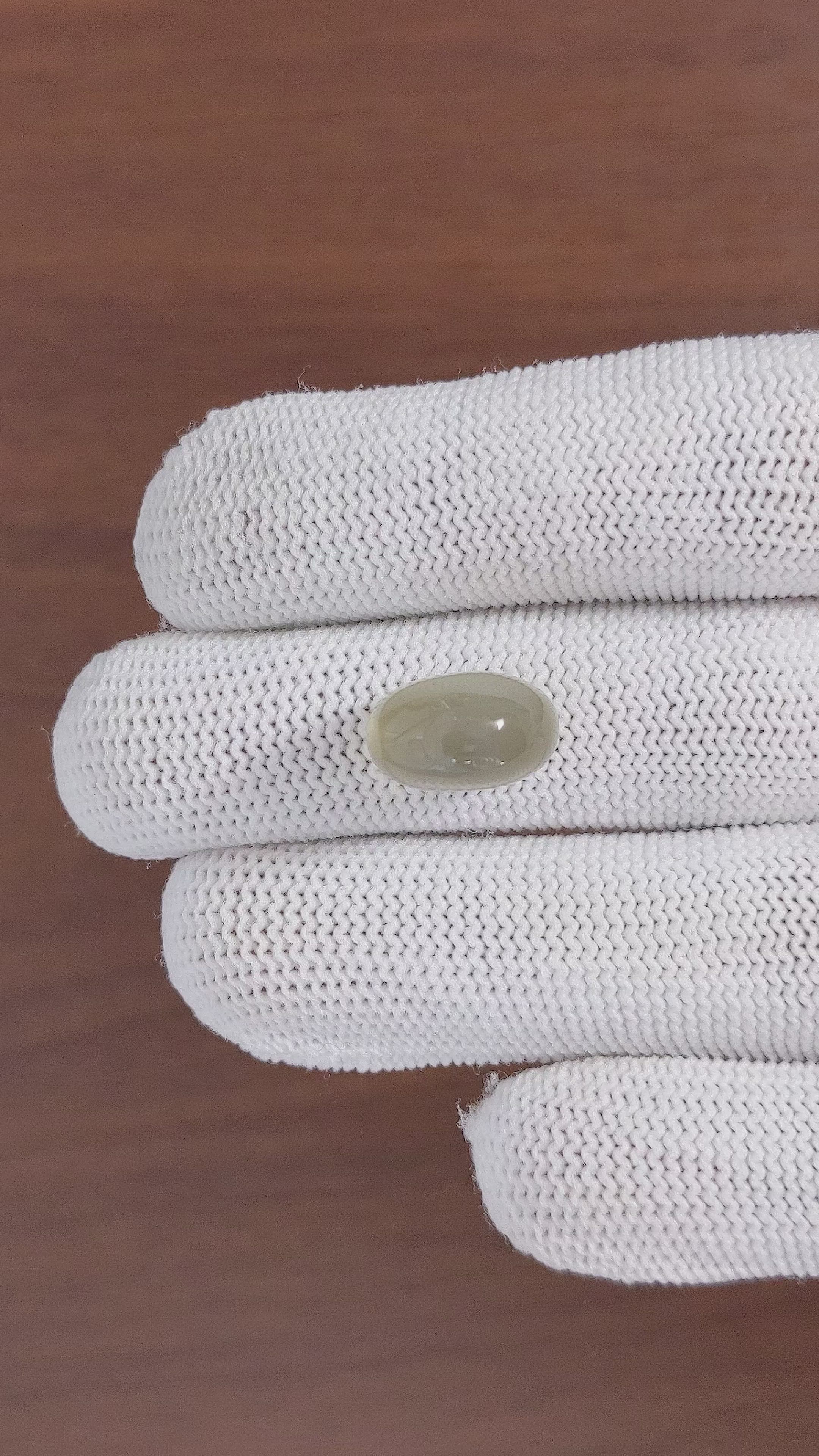 10.79 Ct. Cabochon Moonstone from Ceylon (Sri Lanka) Size Video