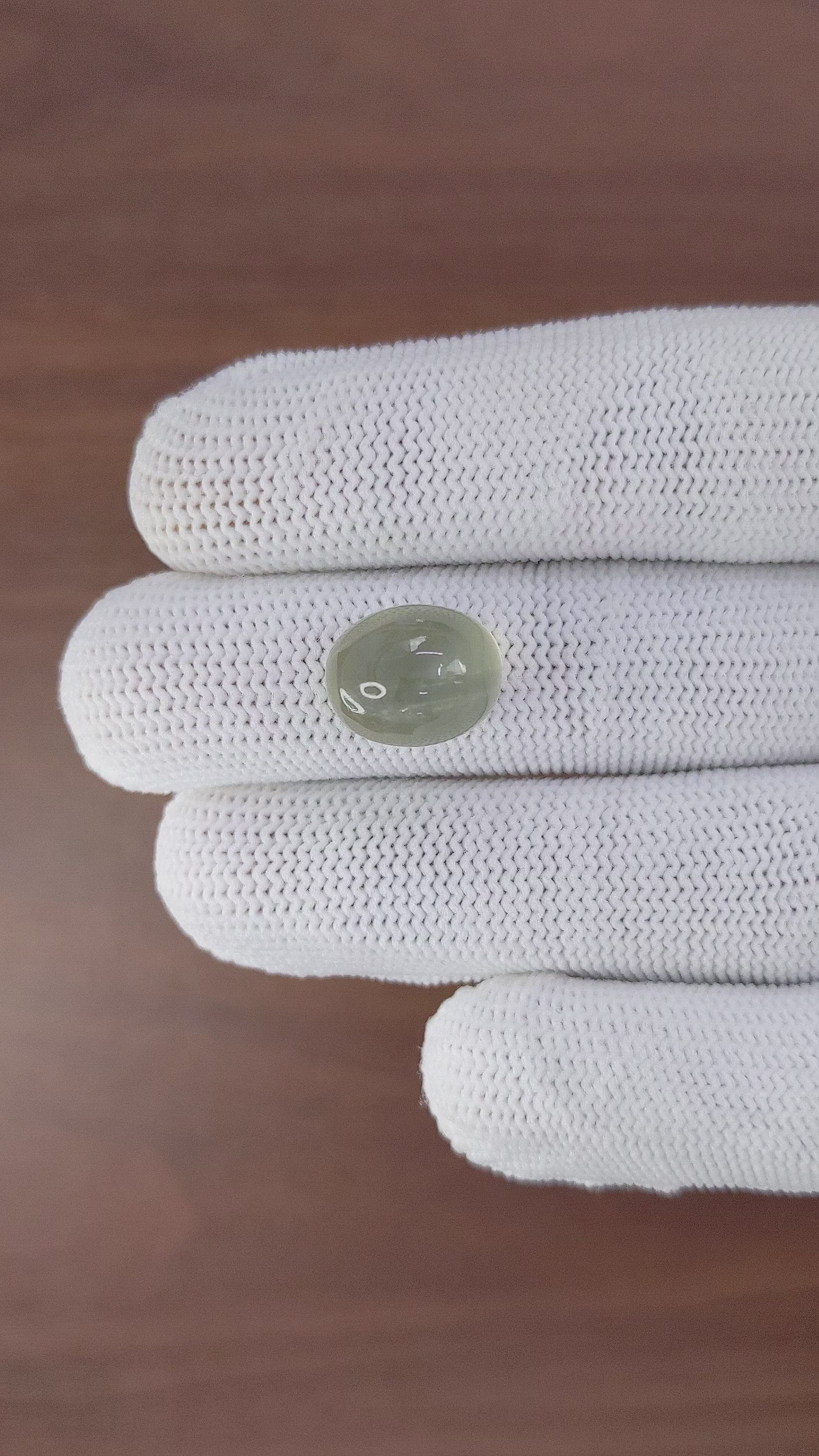 10.04 Ct. Cabochon Moonstone from Ceylon (Sri Lanka) Size Video