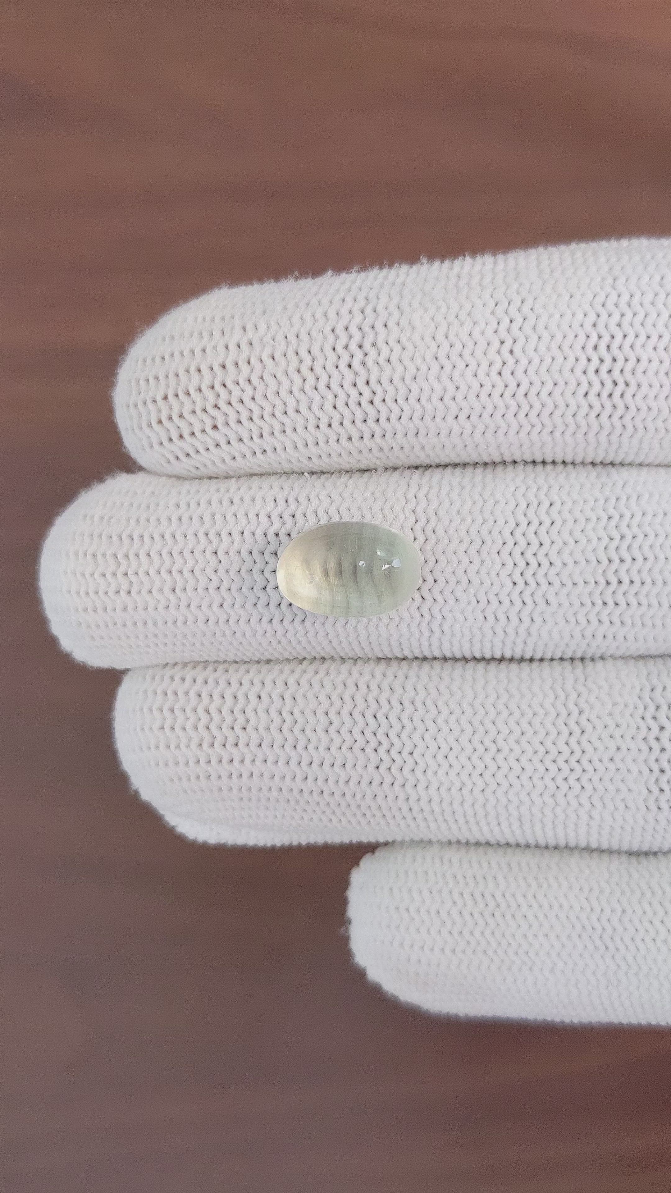 5.03 Ct. Cabochon Moonstone from Ceylon (Sri Lanka) Size Video