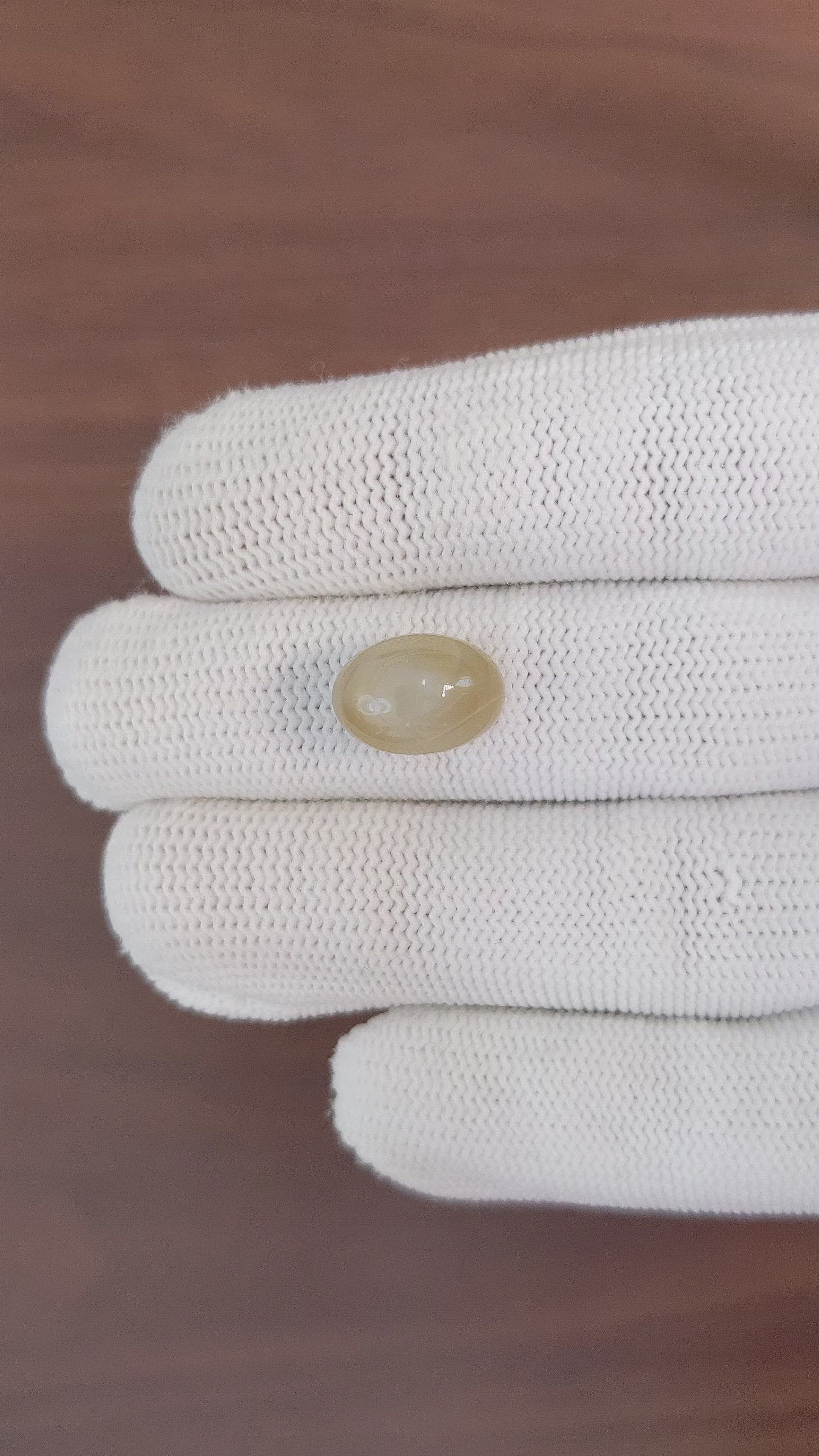7.23 Ct. Cabochon Moonstone from Ceylon (Sri Lanka) Size Video