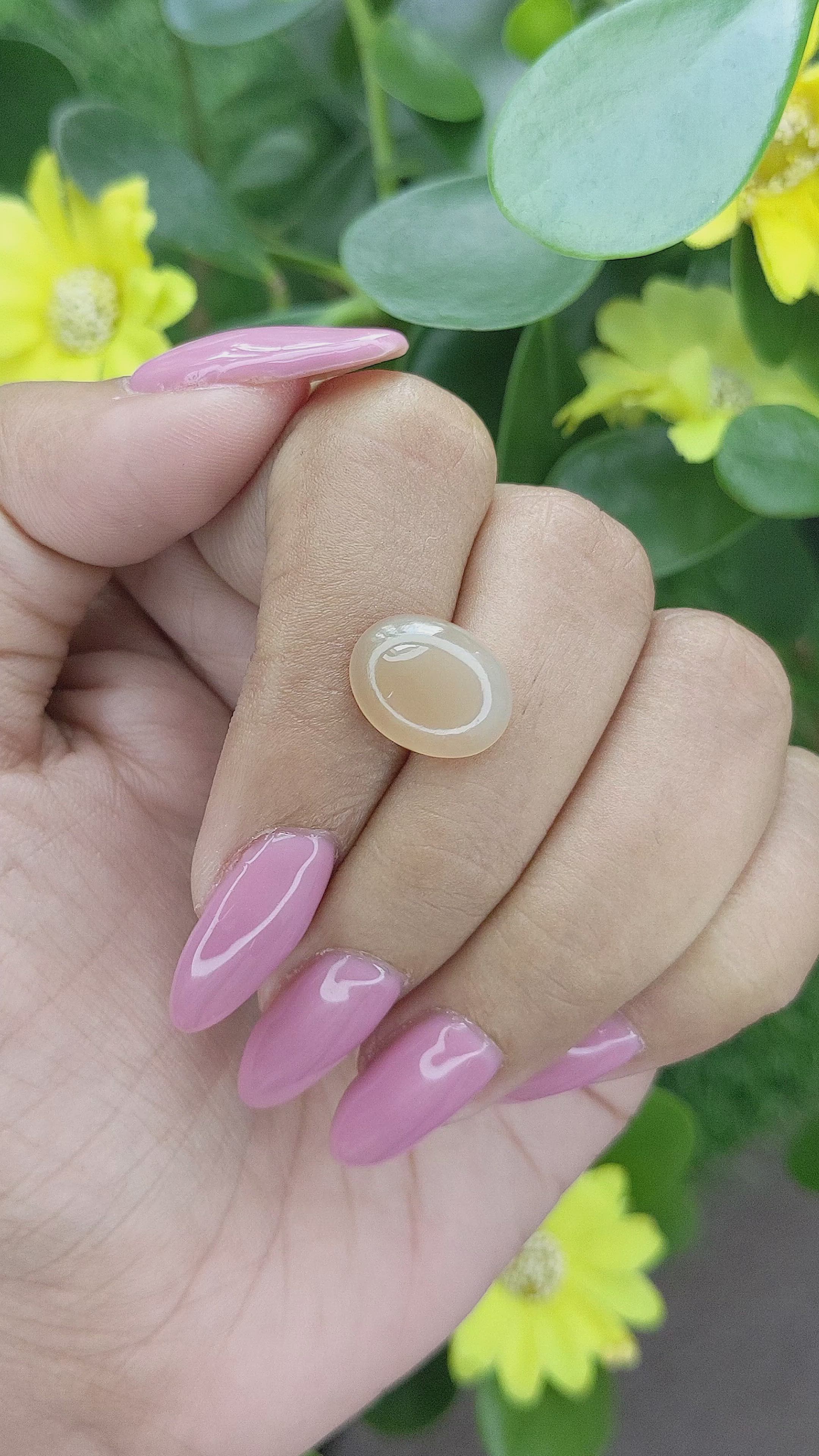 4.34 Ct. Cabochon Moonstone from Ceylon (Sri Lanka) Size Video