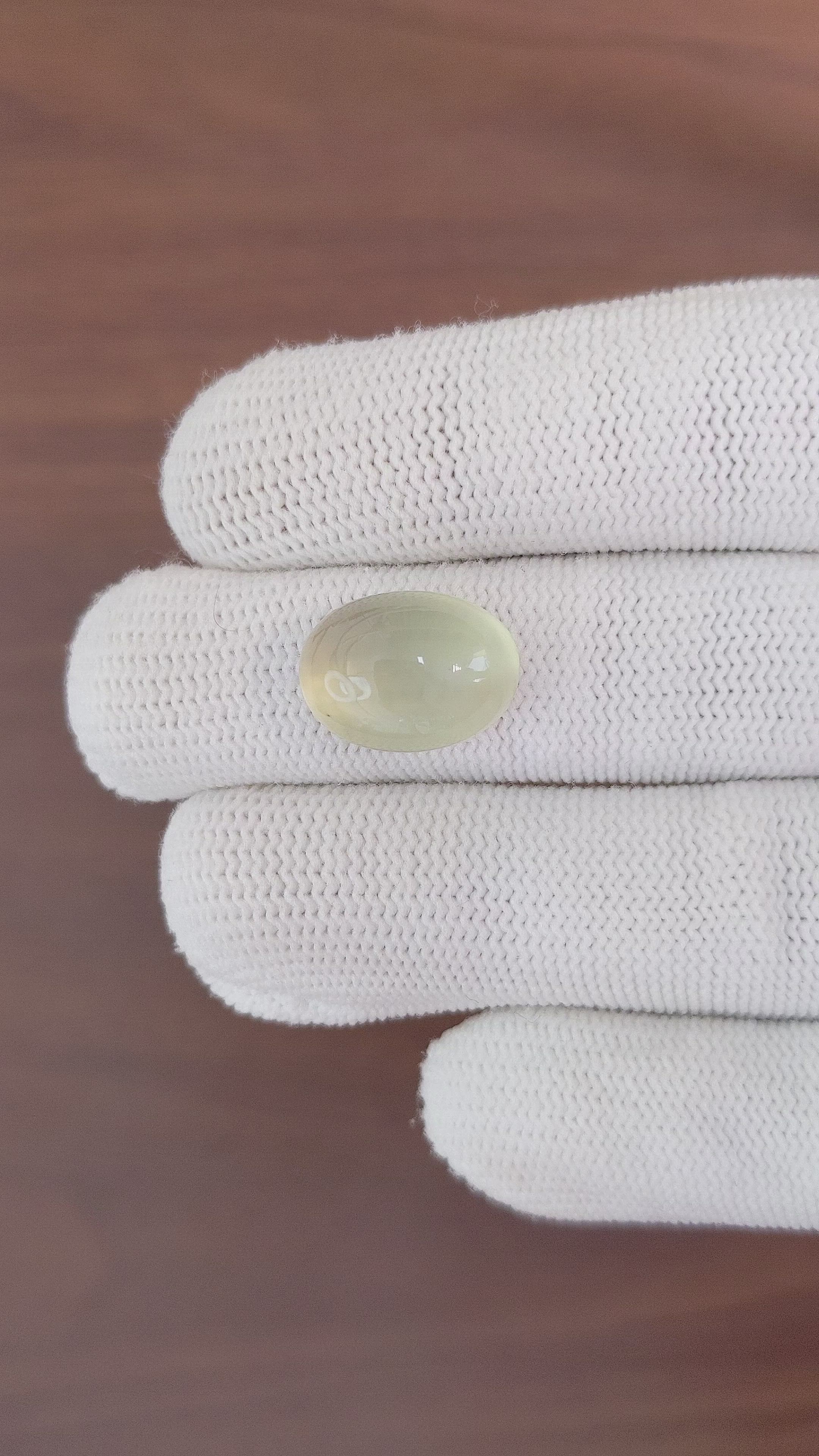 9.46 Ct. Cabochon Moonstone from Ceylon (Sri Lanka) Size Video