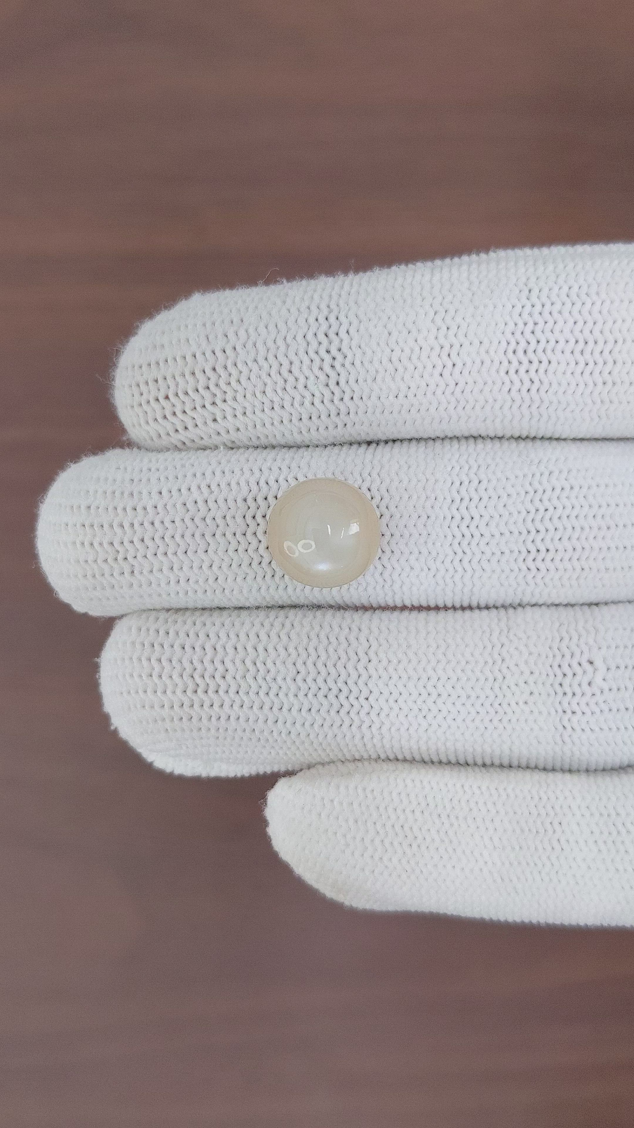 6.44 Ct. Cabochon Moonstone from Ceylon (Sri Lanka) Size Video