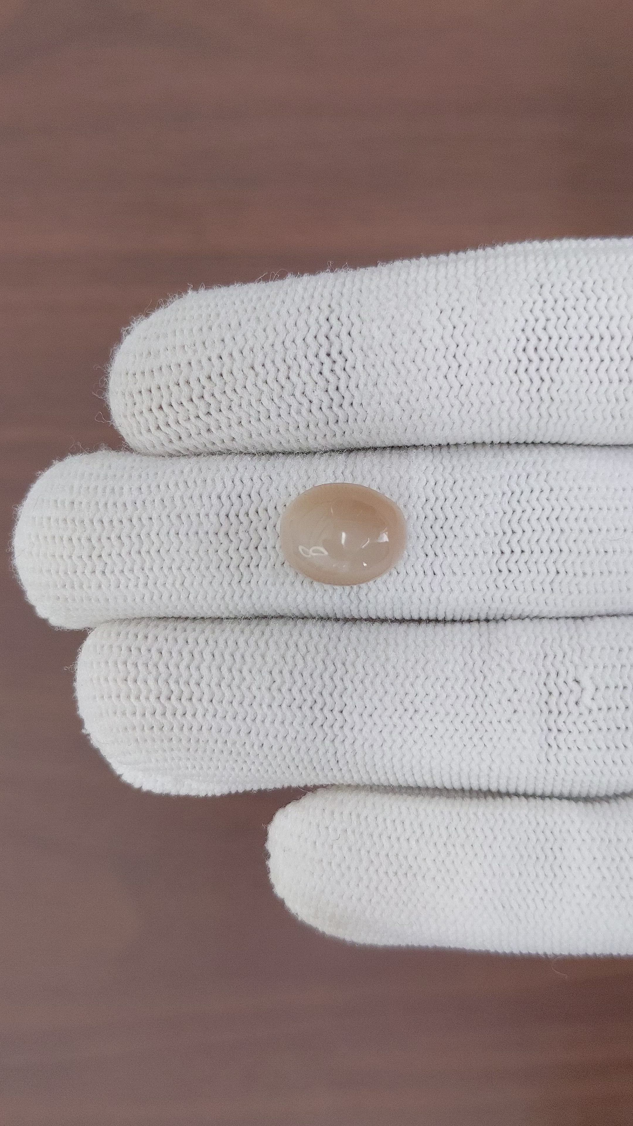 4.49 Ct. Cabochon Moonstone from Ceylon (Sri Lanka) Size Video