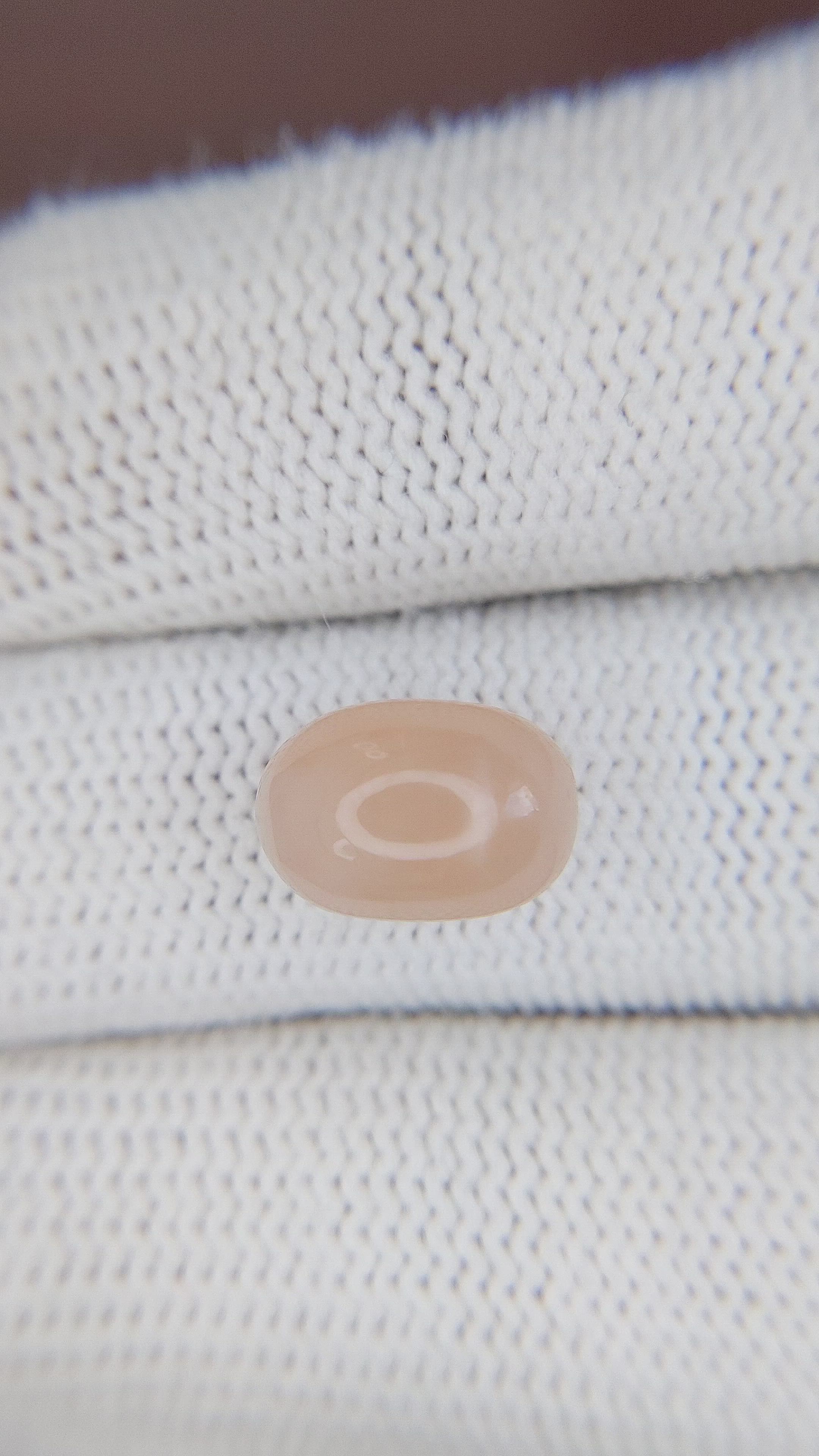 5.51 Ct. Cabochon Moonstone from Ceylon (Sri Lanka) Size Video
