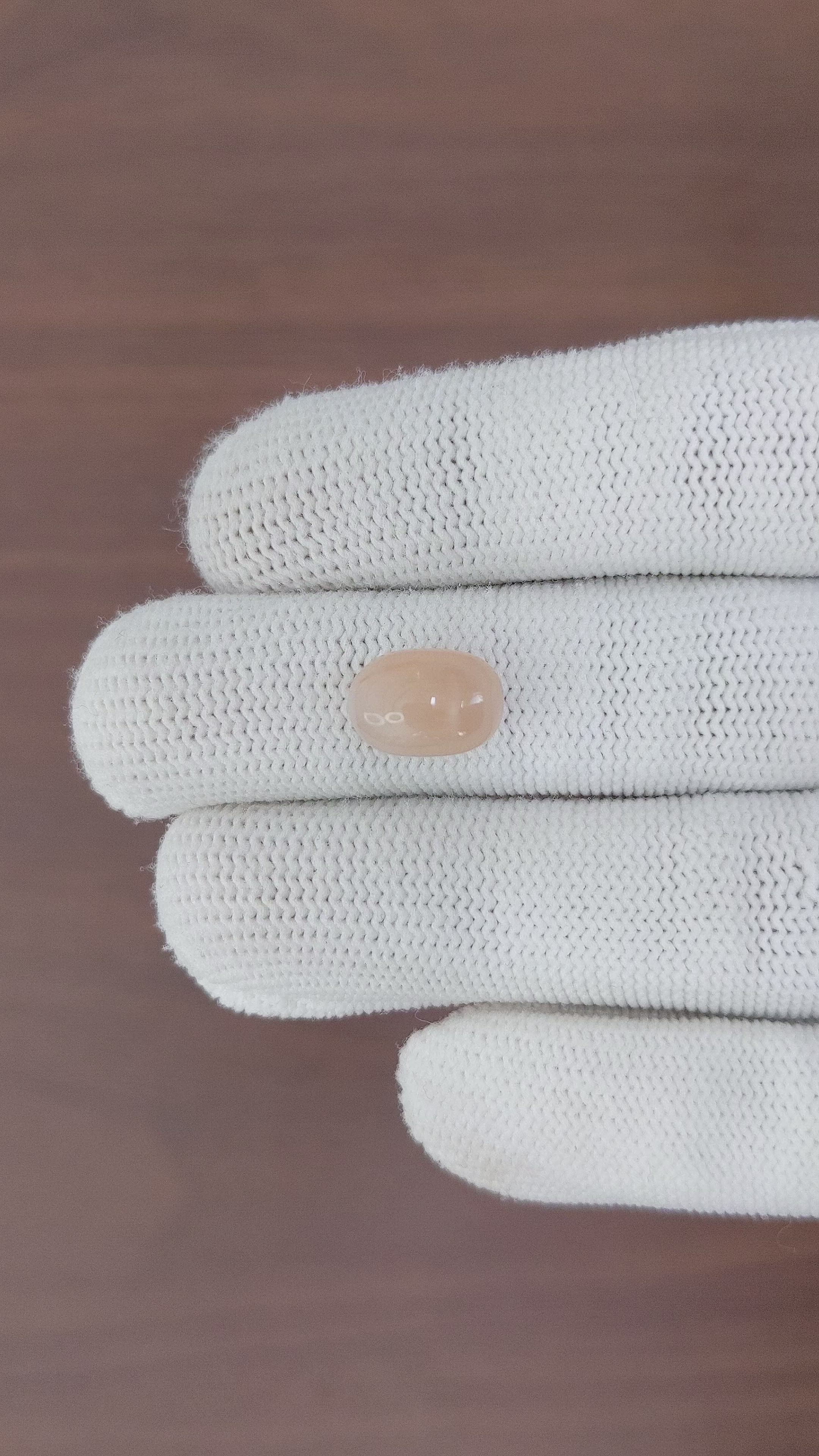 5.51 Ct. Cabochon Moonstone from Ceylon (Sri Lanka) Size Video