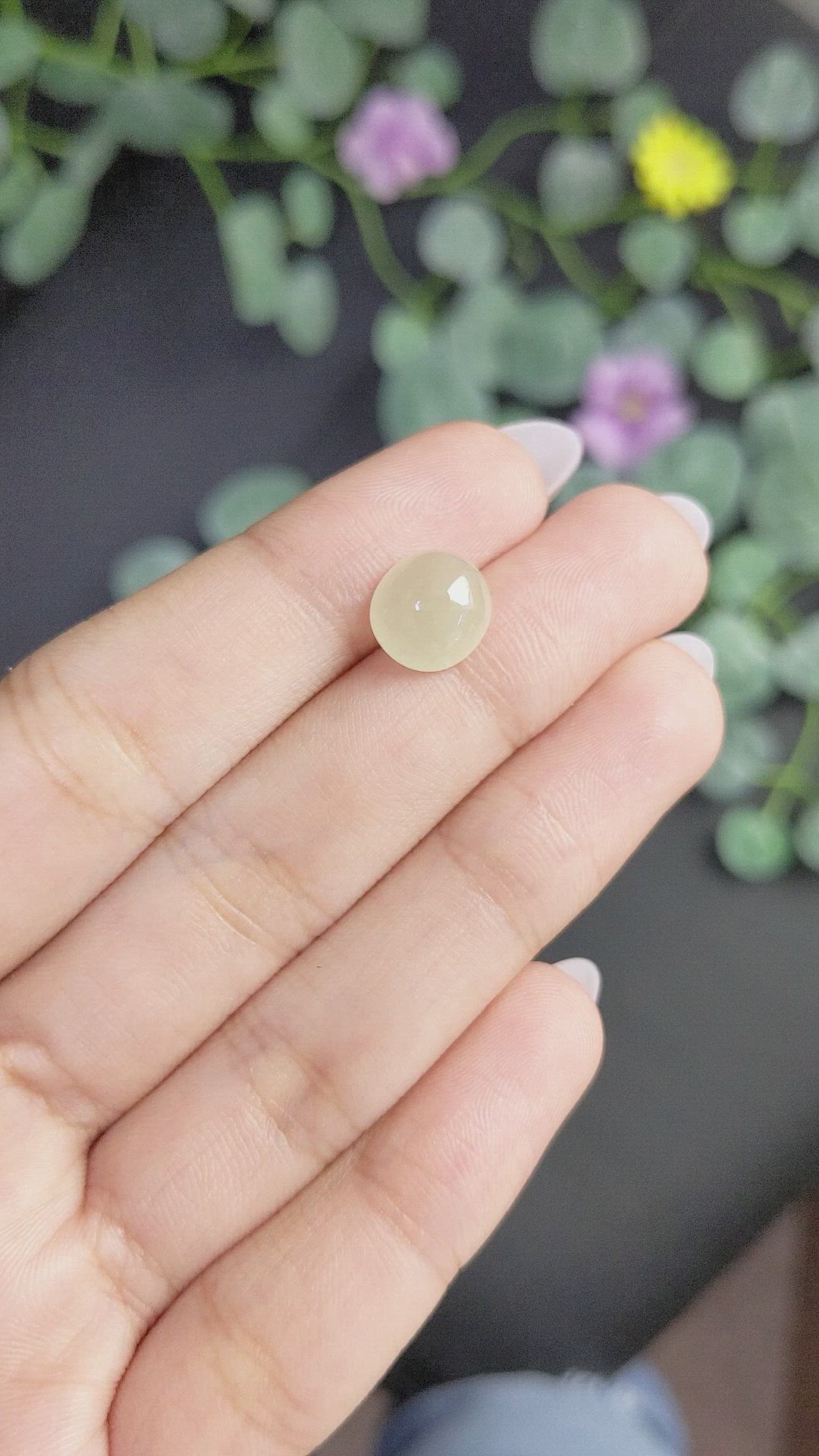 4.46 Ct. Cabochon Moonstone from Ceylon (Sri Lanka) Size Video
