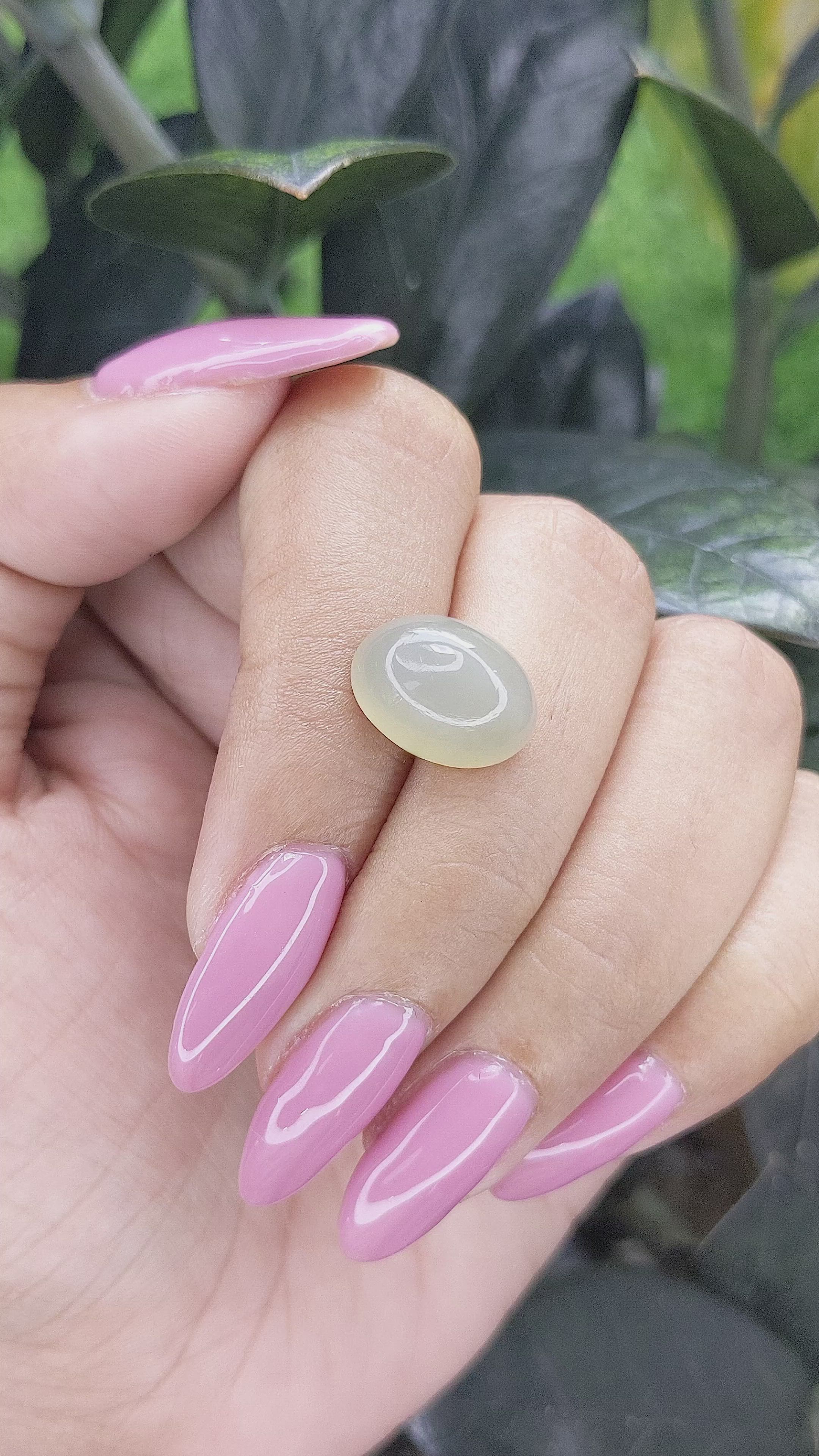 7.68 Ct. Cabochon Moonstone from Ceylon (Sri Lanka) Size Video