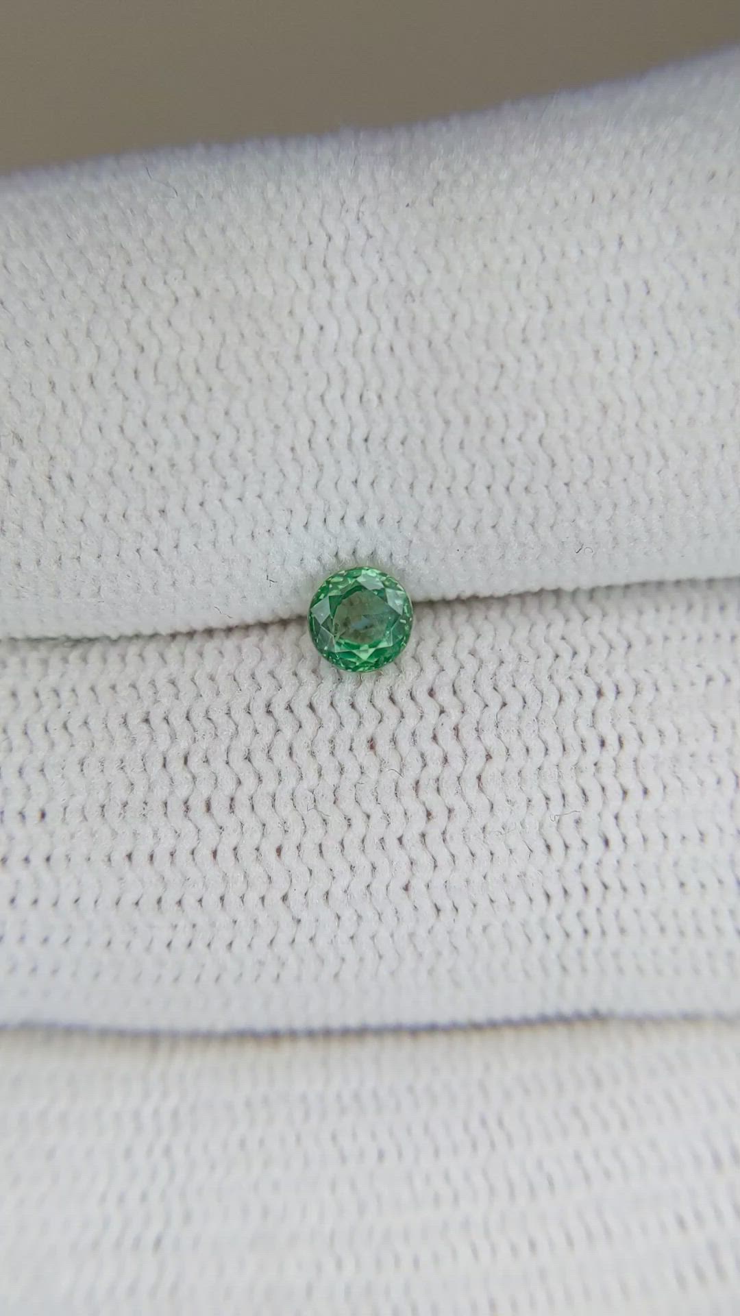 0.35 Ct. Alexandrite from Ceylon (Sri Lanka) Size Video