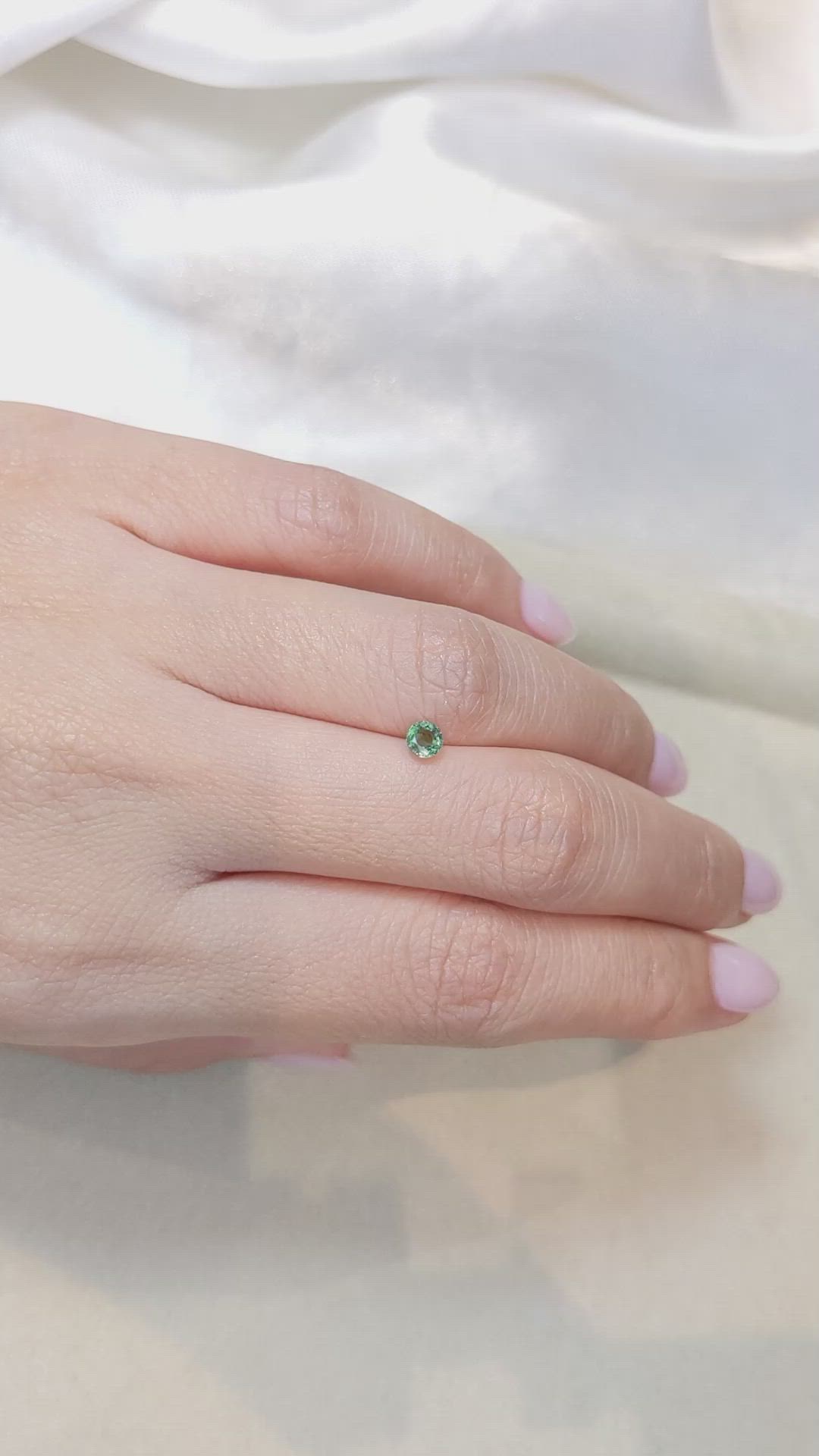 0.35 Ct. Alexandrite from Ceylon (Sri Lanka) Size Video