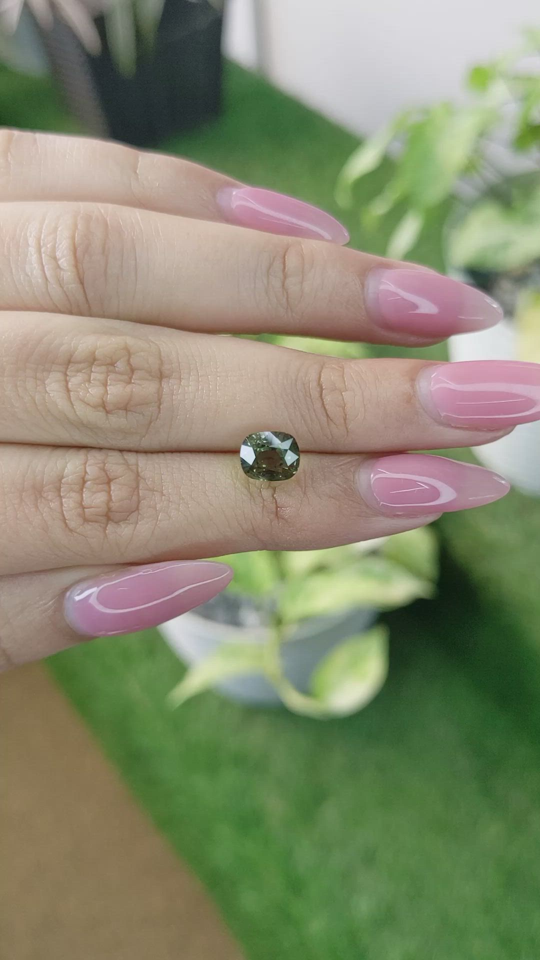 2.57 Ct. Alexandrite from Ceylon (Sri Lanka) Size Video