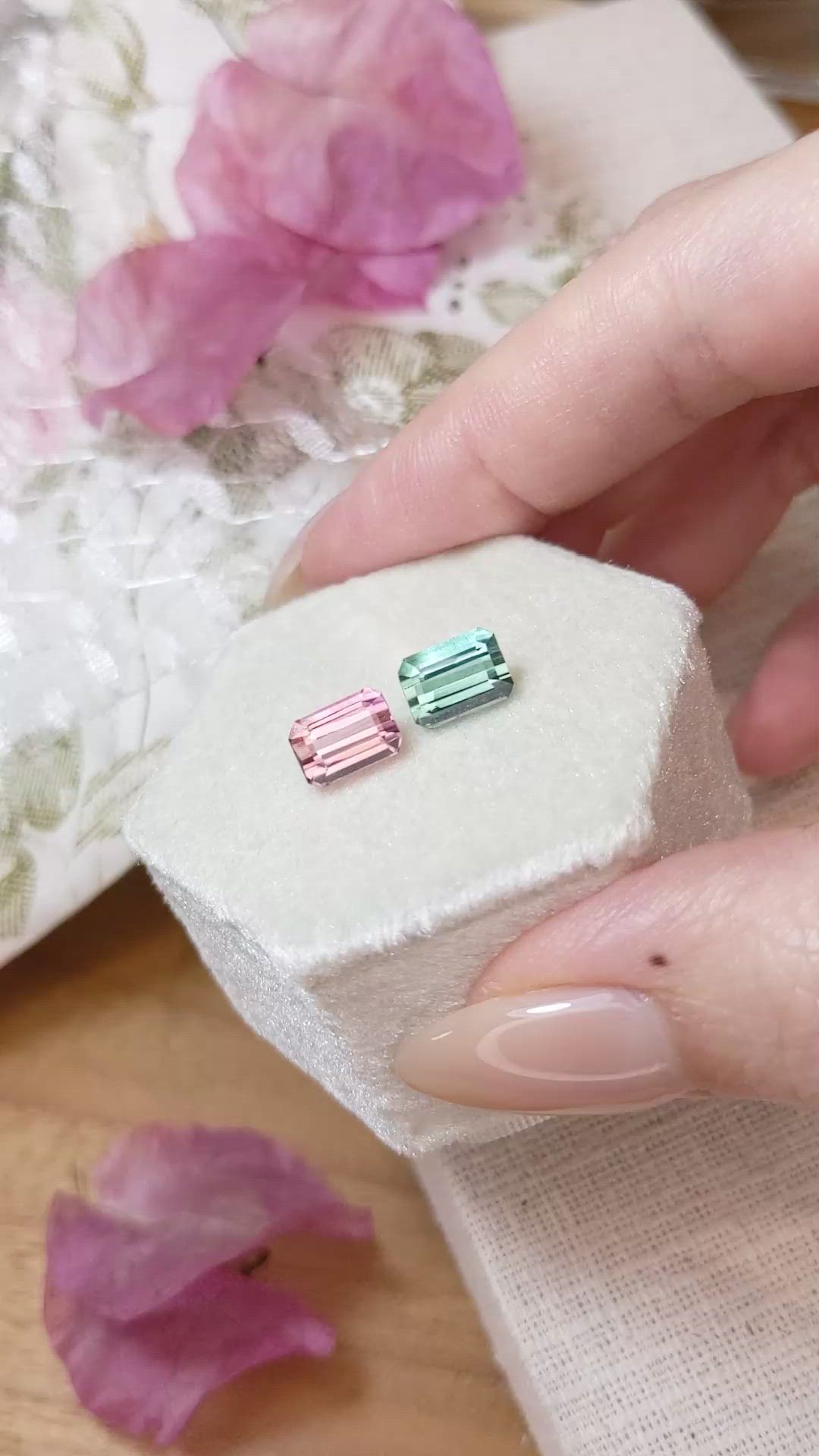 4.09&nbsp;Ct.Tw.Total Carat Weight Tourmaline Pair from Mozambique Size Video