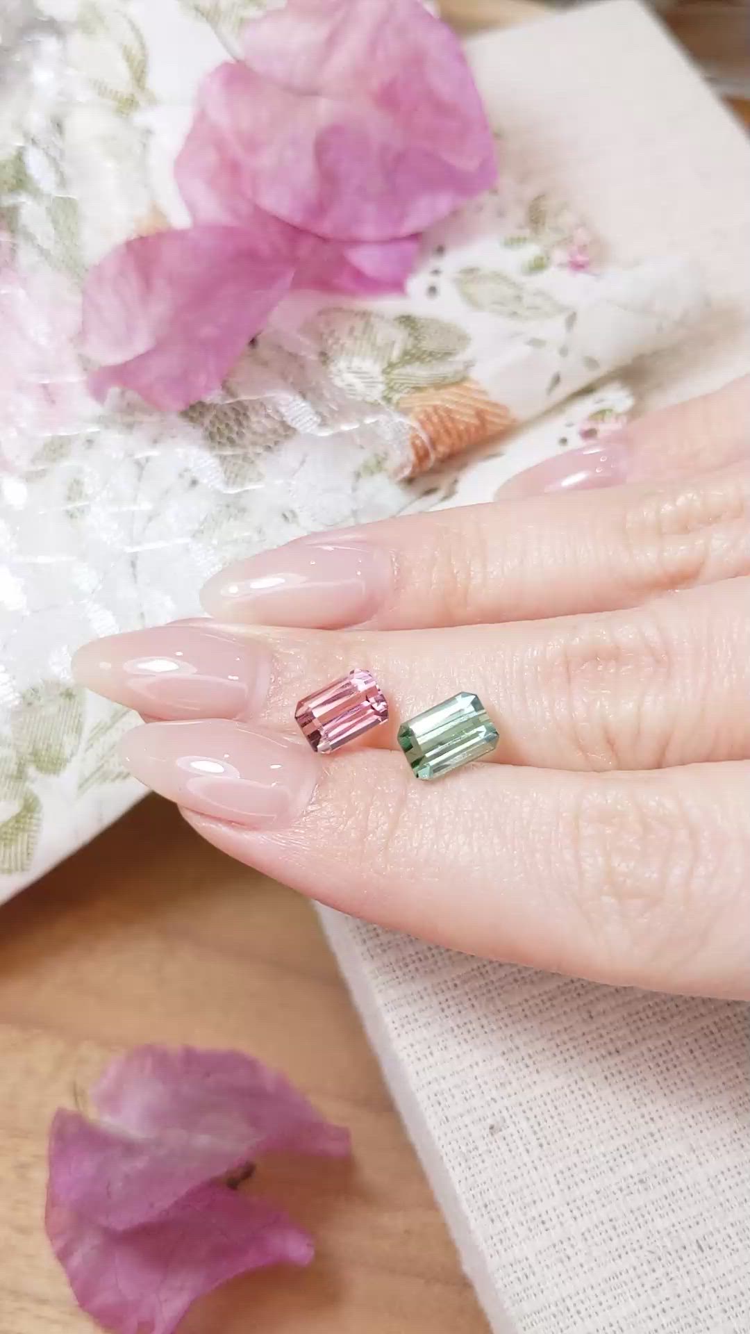 4.09&nbsp;Ct.Tw.Total Carat Weight Tourmaline Pair from Mozambique Size Video