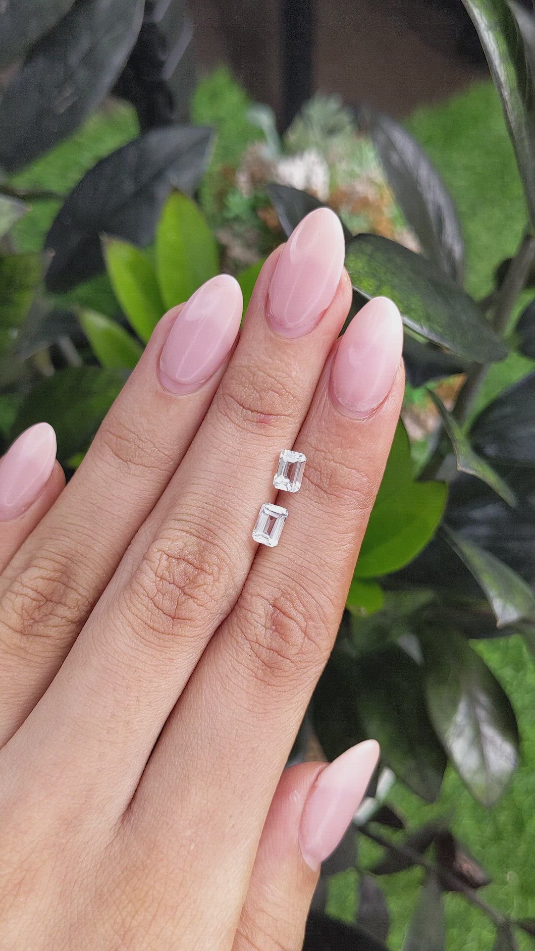 1.39&nbsp;Ct.Tw.Total Carat Weight White Topaz Pair from Ceylon (Sri Lanka) Size Video