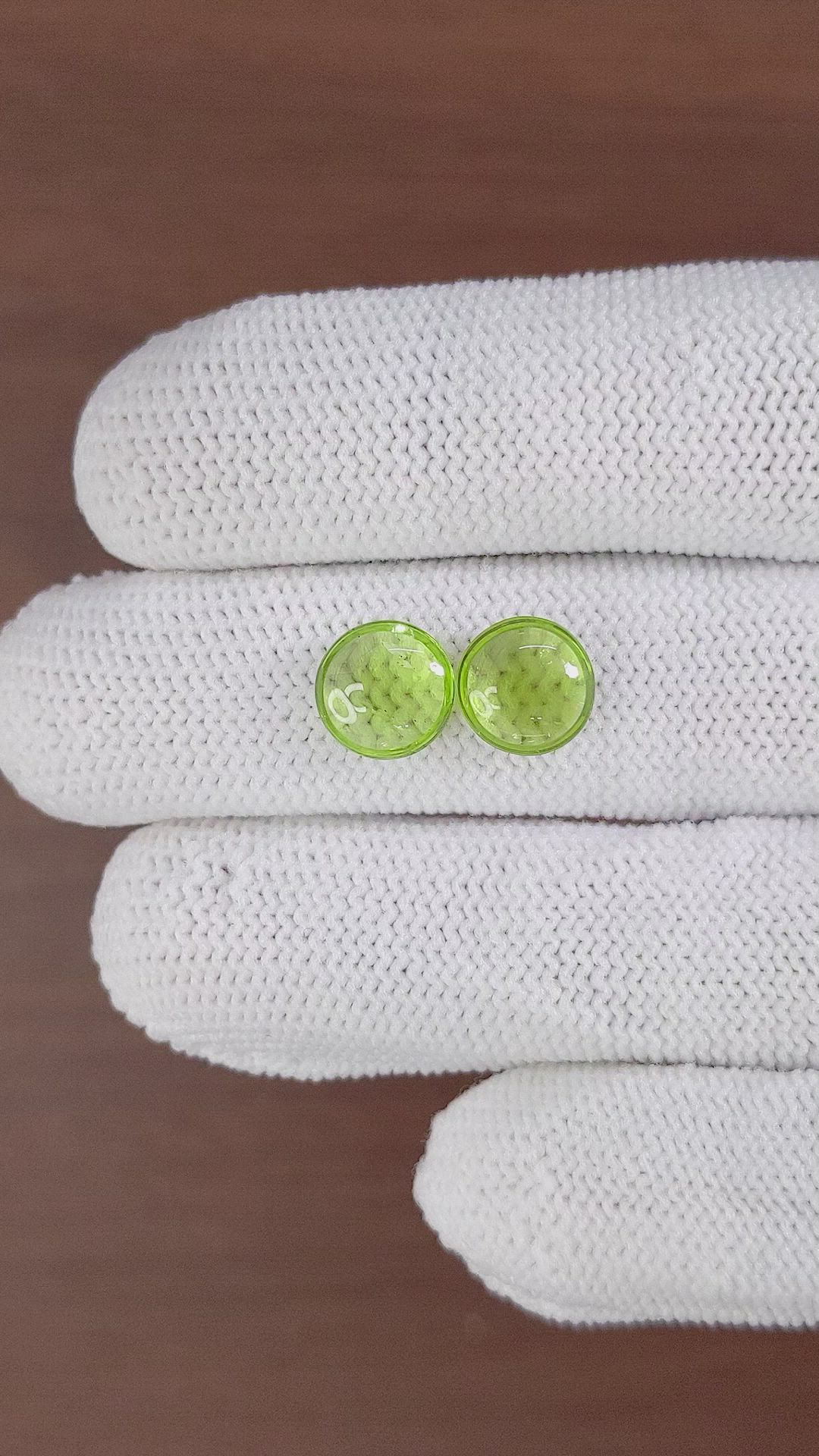 4.14&nbsp;Ct.Tw.Total Carat Weight Peridot Pair from Ceylon (Sri Lanka) Size Video