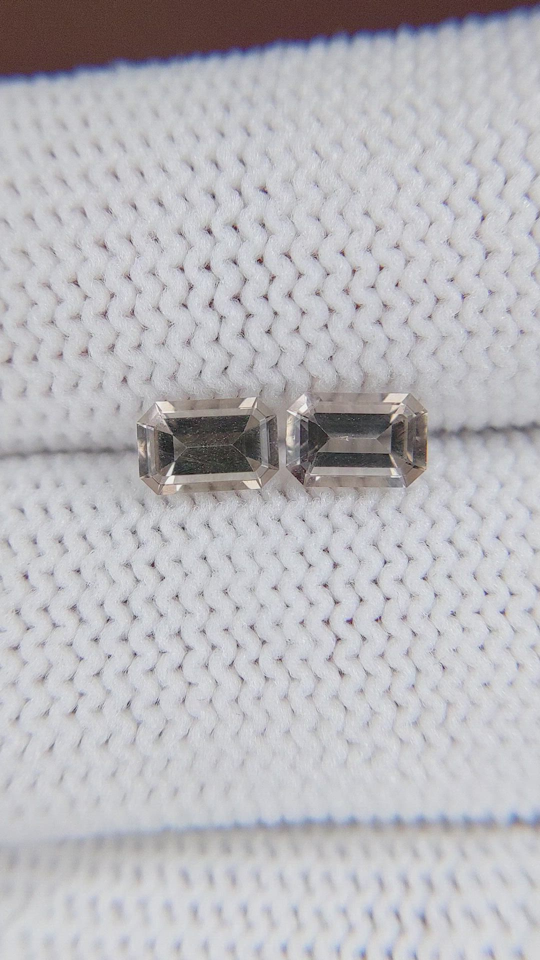 1.00&nbsp;Ct.Tw.Total Carat Weight Smokey Quartz Pair from Madagascar Size Video