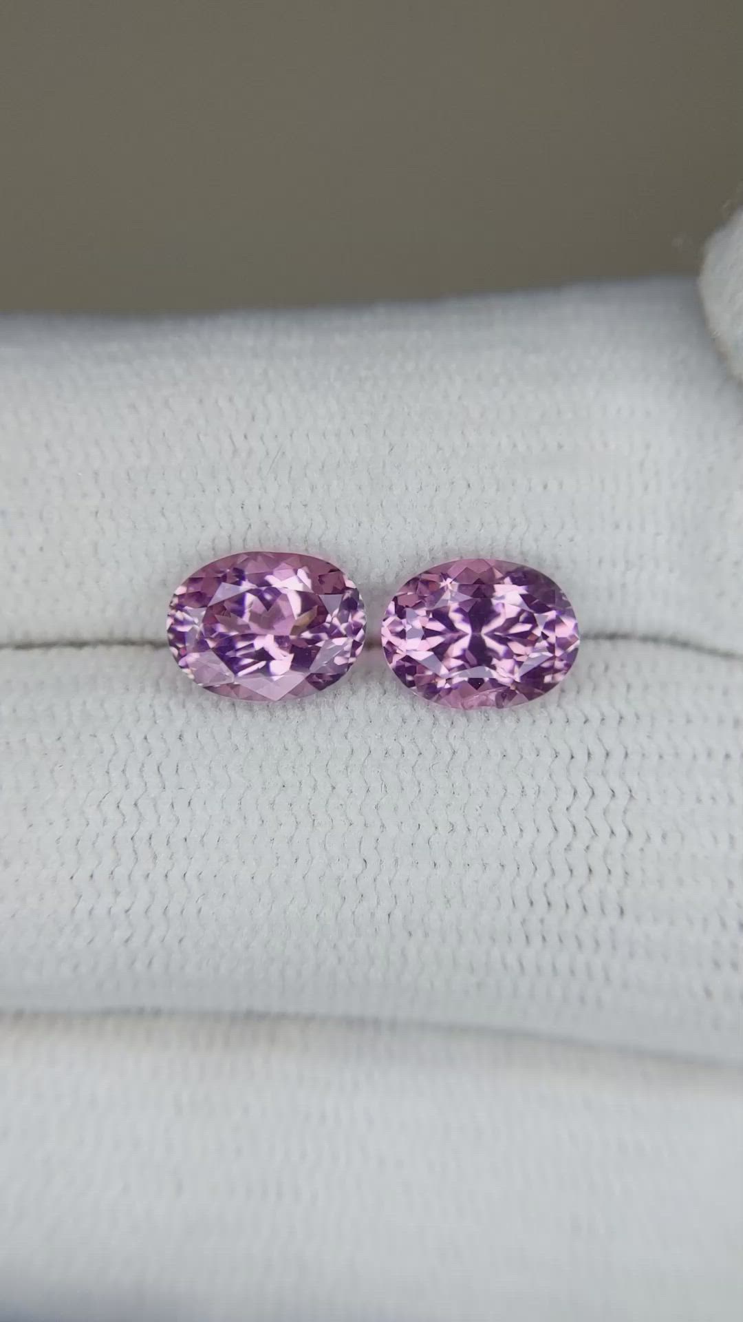 2.80 Ct.Tw.Total Carat Weight Spinel Pair from Burma (Myanmar) Size Video