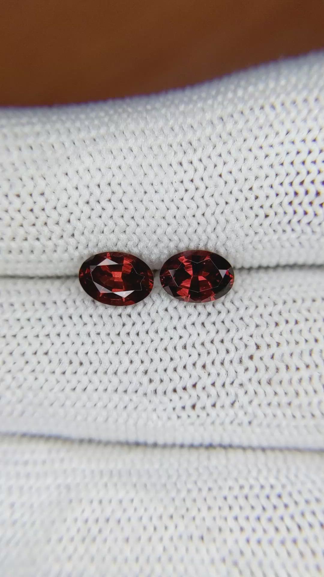 1.73 Ct.Tw.Total Carat Weight Garnet Pair from Ceylon (Sri Lanka) Size Video