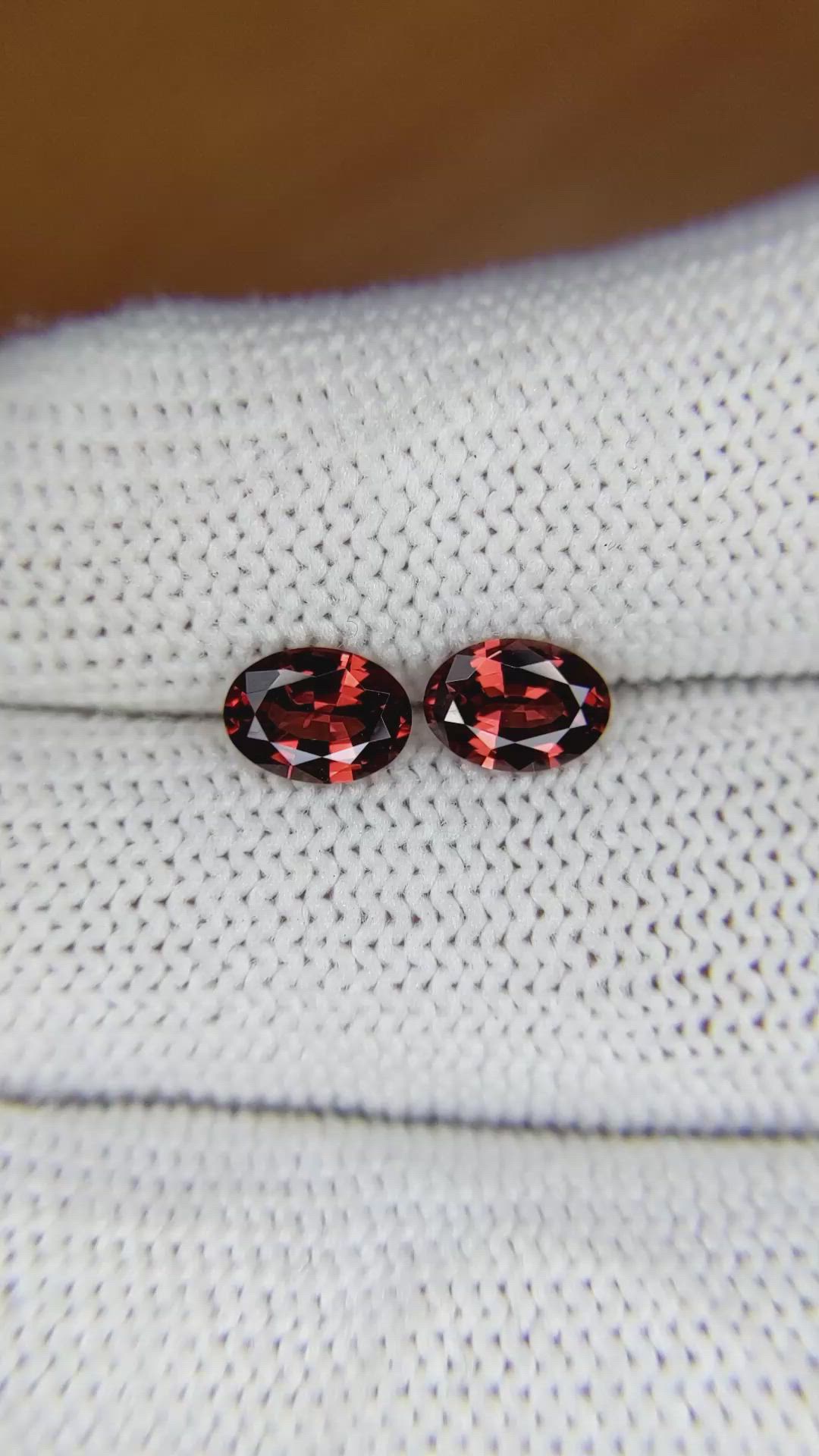 1.62 Ct.Tw.Total Carat Weight Garnet Pair from Ceylon (Sri Lanka) Size Video