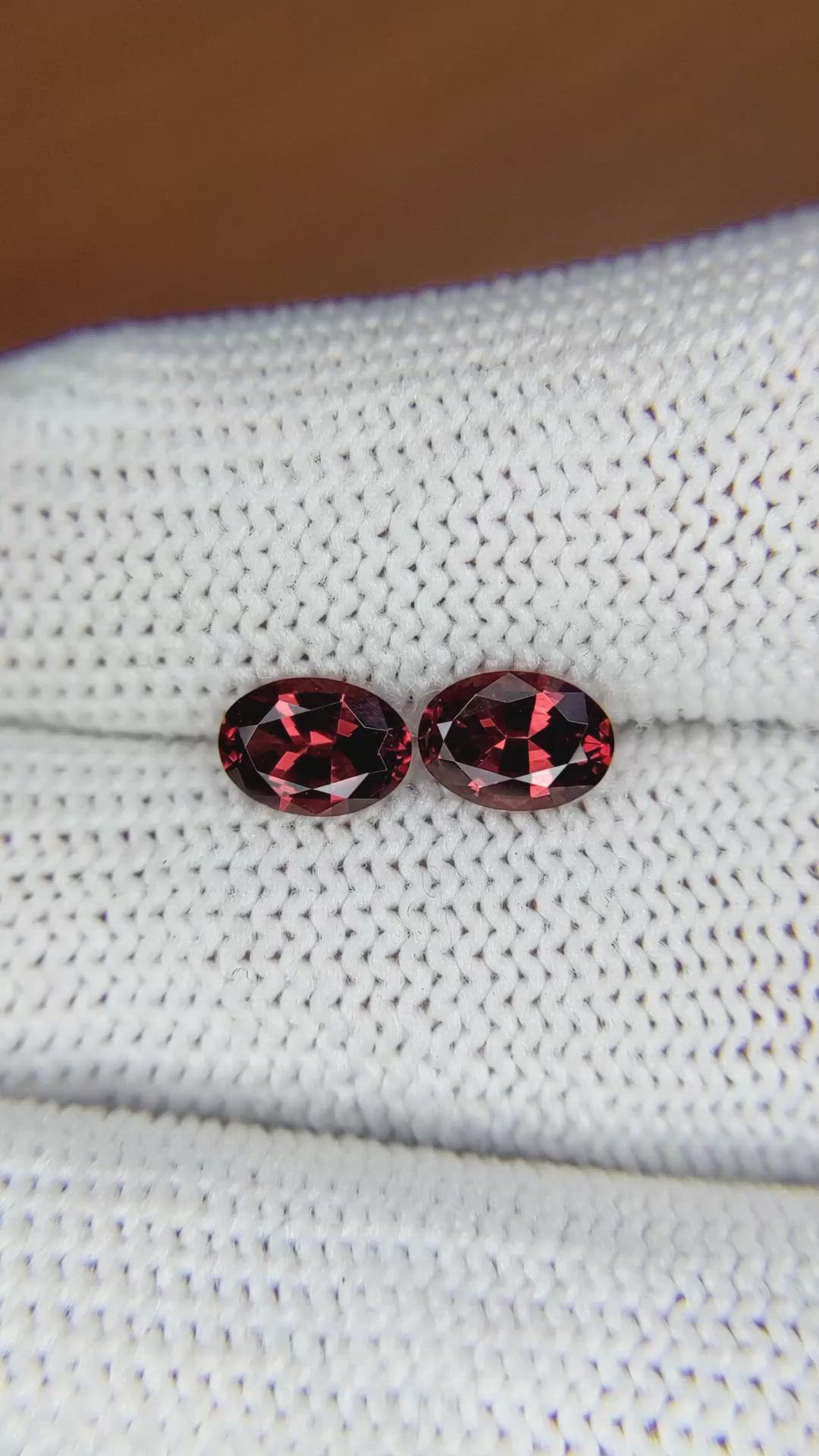 1.63 Ct.Tw.Total Carat Weight Garnet Pair from Ceylon (Sri Lanka) Size Video
