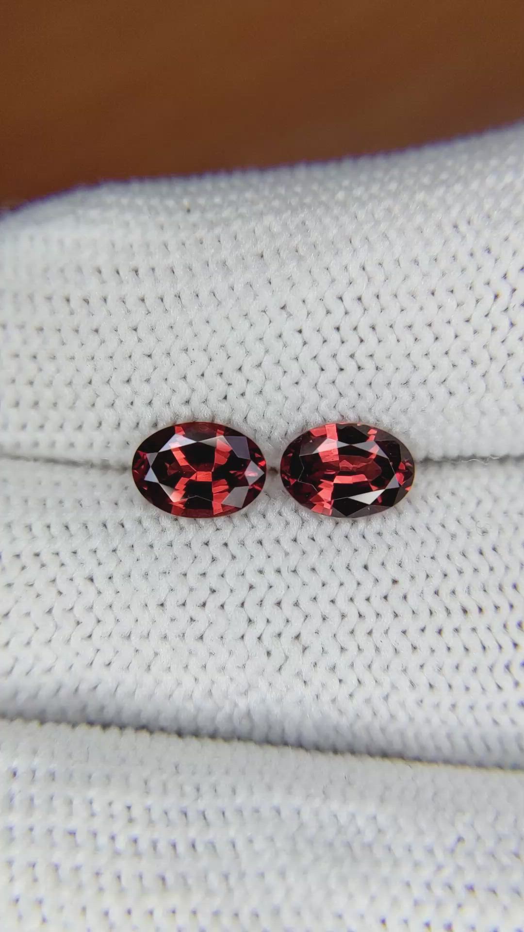 1.57 Ct.Tw.Total Carat Weight Garnet Pair from Ceylon (Sri Lanka) Size Video
