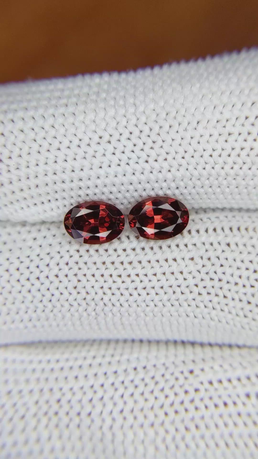 1.65 Ct.Tw.Total Carat Weight Garnet Pair from Ceylon (Sri Lanka) Size Video