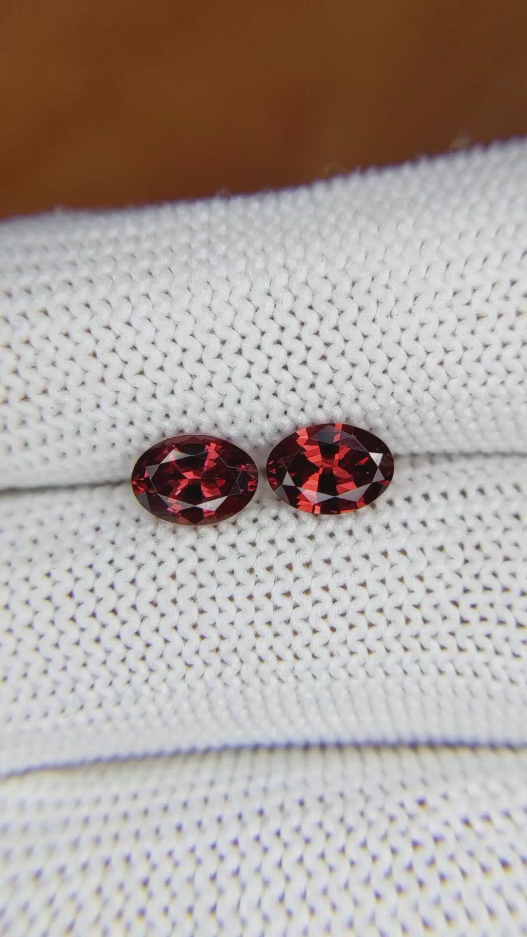 1.69 Ct.Tw.Total Carat Weight Garnet Pair from Ceylon (Sri Lanka) Size Video