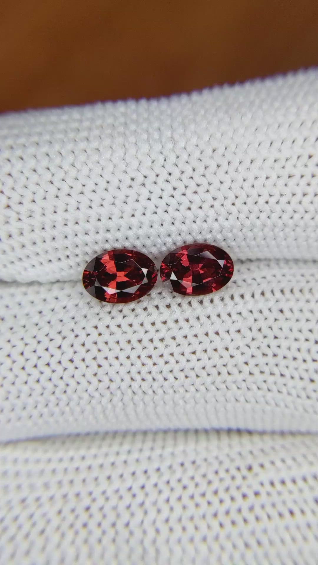 1.69 Ct.Tw.Total Carat Weight Garnet Pair from Ceylon (Sri Lanka) Size Video