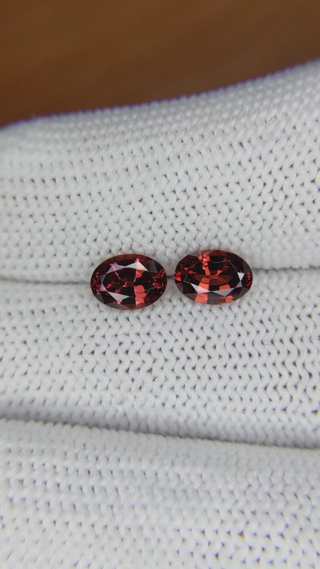 1.61 Ct.Tw.Total Carat Weight Garnet Pair from Ceylon (Sri Lanka) Size Video