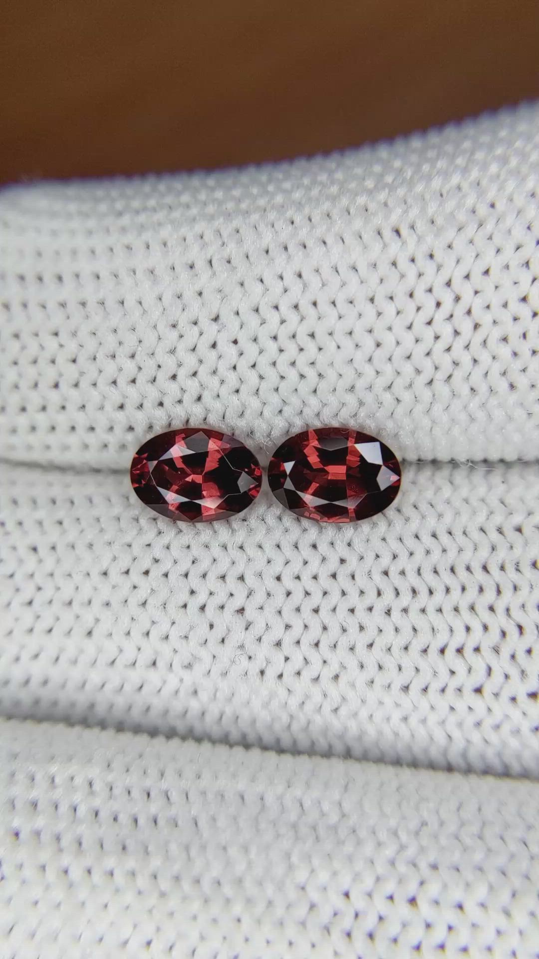 1.64 Ct.Tw.Total Carat Weight Garnet Pair from Ceylon (Sri Lanka) Size Video