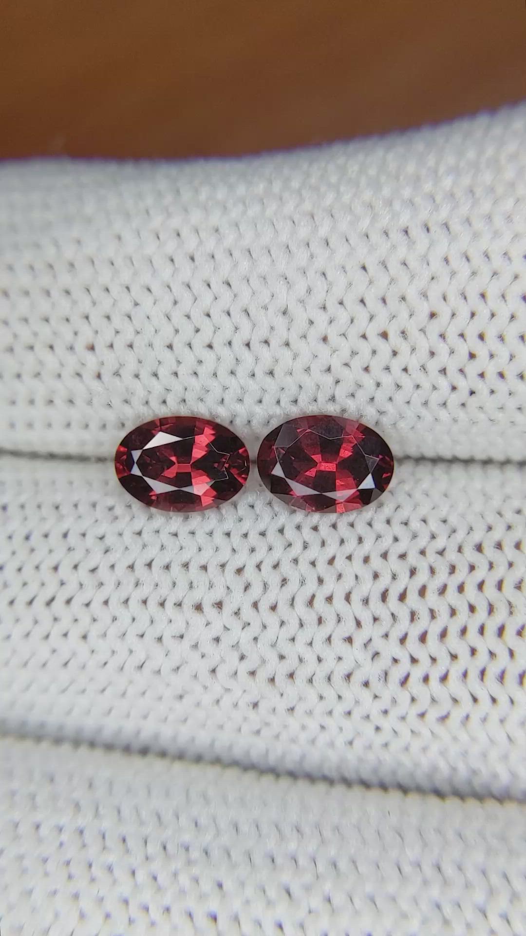 1.72 Ct.Tw.Total Carat Weight Garnet Pair from Ceylon (Sri Lanka) Size Video